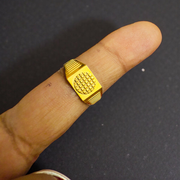 GENTS RING (GGFR9) TRJ (SIZE:20) WGT: 1.360 GM APPROX BIS CERTIFIED HUID HALLMARK 9KT GOLD FINGER RING FOR MEN 1 PIECE FOR REGULAR USE.(HYQWCR)