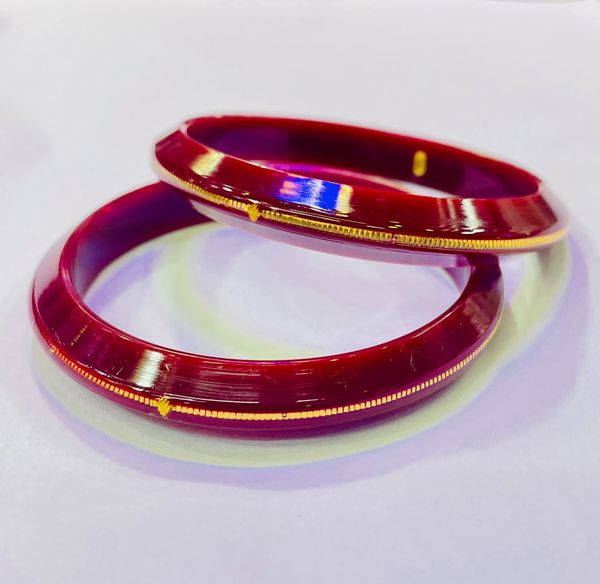 MAROON HUID HALLMARK 22KT GOLD KANKAN POLA BANGLES (LAMINATED) 1 PAIR APPROX. WGT: 0.150 GM WITH PURITY CARD (NON EXCHANGEABLE)