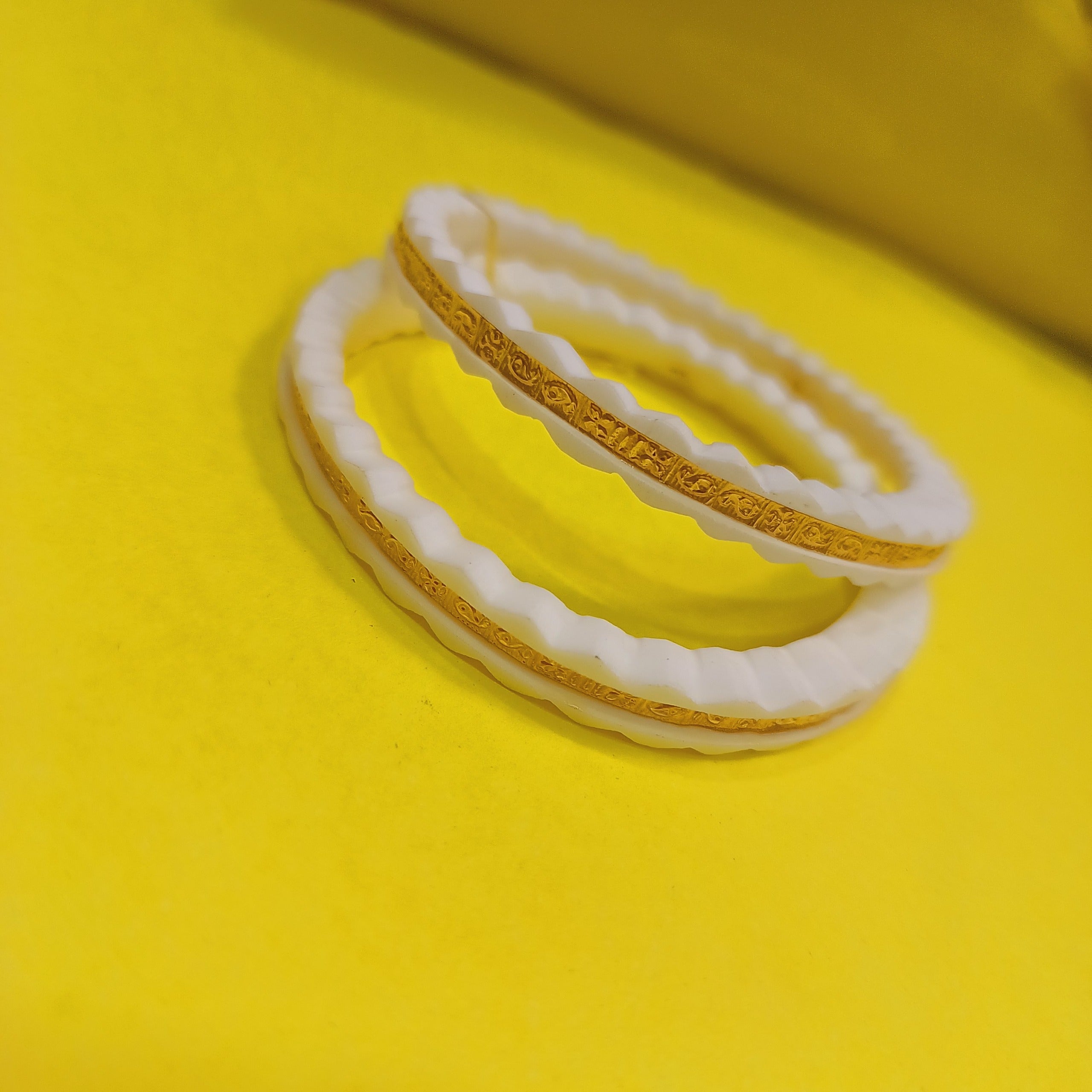 (GSB22) RAJLAXMI BUMMER THOKAI HALLMARK 22KT GOLD RAJKOT SAKHA BADHANO APPROX. WGT: 0.600 GM (NOT FOR REGULAR USE- ONLY OCCASION PURPOSE)