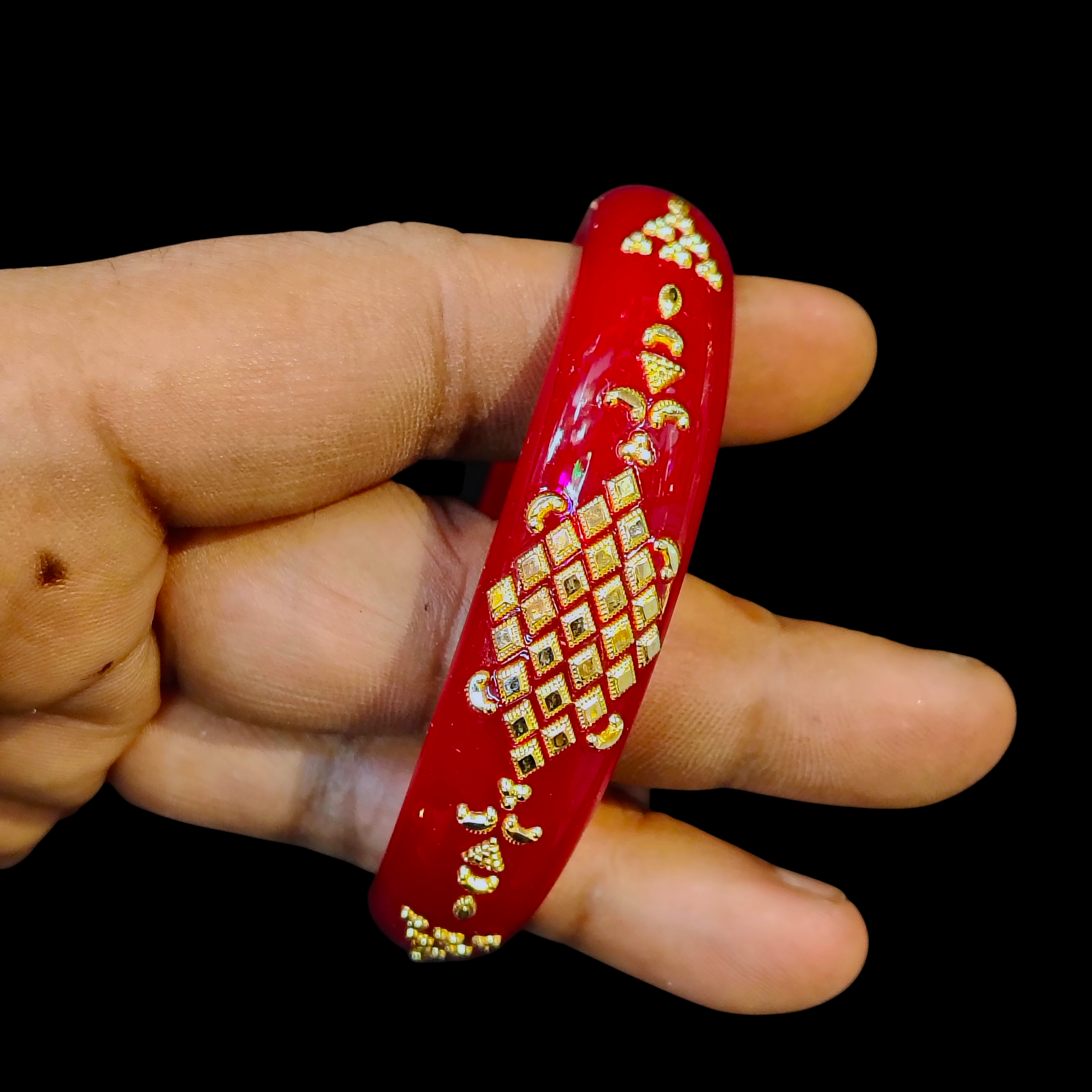 BRACELET POLA- CARROL DESIGN RED COLOUR (50 TONCH) KDM GOLD BRACELET POLA 1 PIECE FOR MARRIED WOMEN (REGULAR USE) APPROX WGT: 0.400 GM SOLD ON RRP (FUTURE EXCHANGE VALUE RS 4500 FOR LIFETIME).