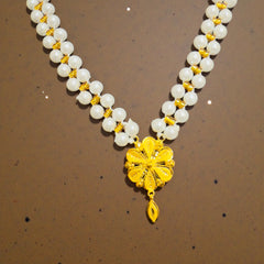 GMP22K- WGT: 0.800 GM APPROX CERTIFIED BIS HUID HALLMARK 916 22KT GOLD MOTI PENDANT 1 PIECE FOR WOMEN.