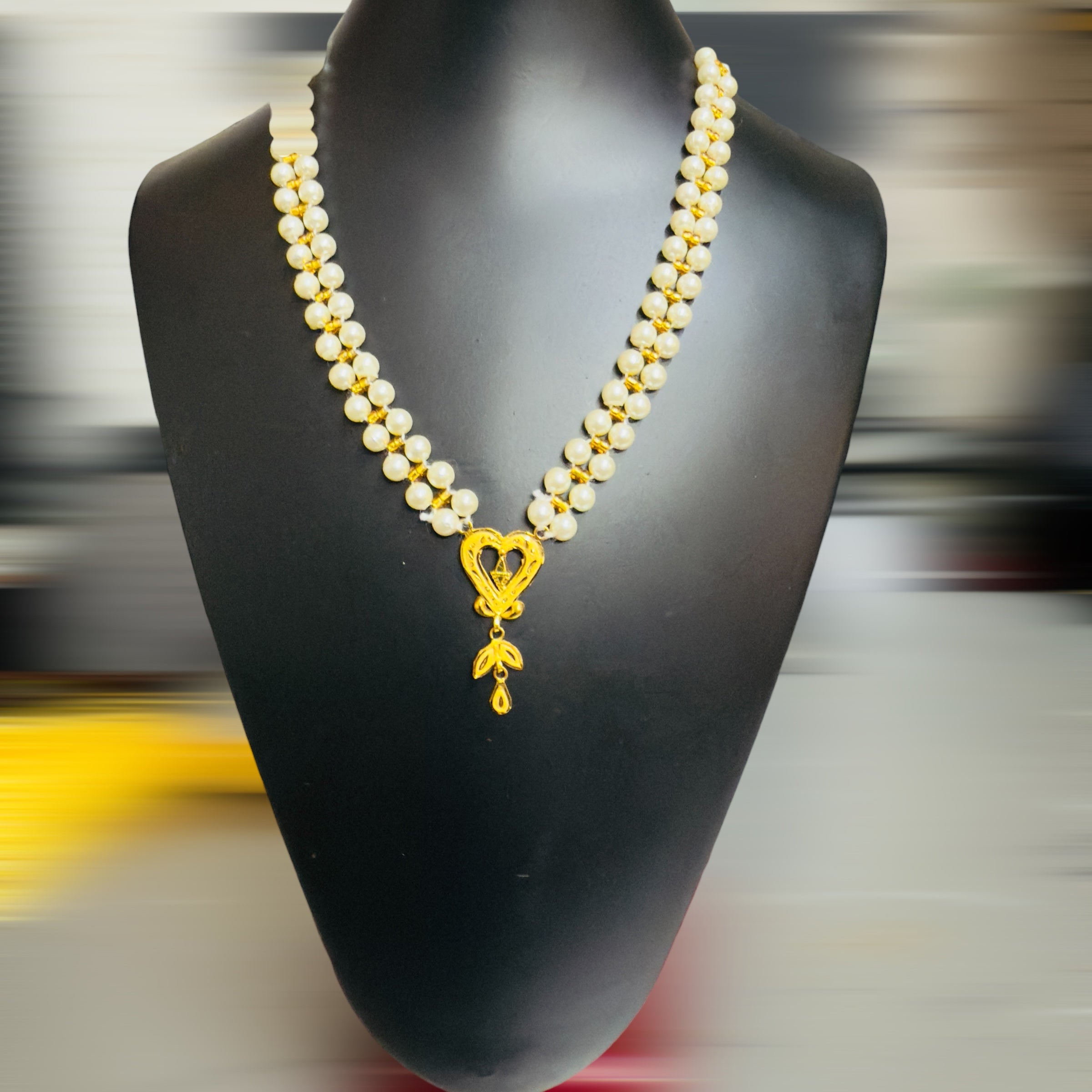 GOLD PENDANT (GMP22) WGT: 0.590 GM APPROX CERTIFIED BIS HUID HALLMARK 916 22KT GOLD MOTI PENDANT 1 PIECE FOR WOMEN.