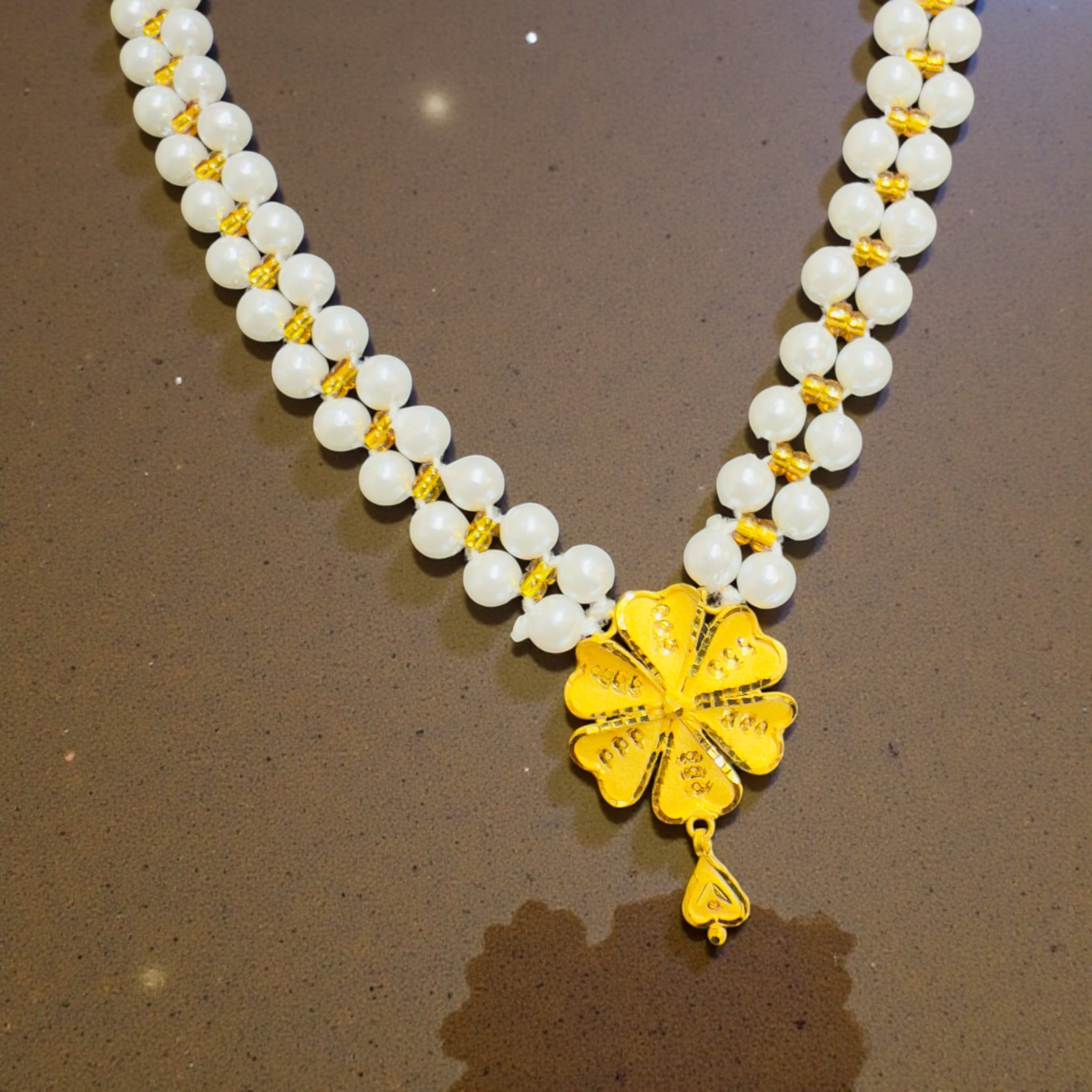 GOLD PENDANT (GMP22) WGT: 0.790 GM APPROX CERTIFIED BIS HUID HALLMARK 916 22KT GOLD MOTI PENDANT 1 PIECE FOR WOMEN.