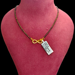 GPM9K- (979GR8) (WGT: 0.620 GM APPROX) BIS CERTIFIED HUID HALLMARK 375 9KT GOLD PENDANT FOR WOMEN 1 PIECE WITH FREE MANGALSUTRA & TASSEL.