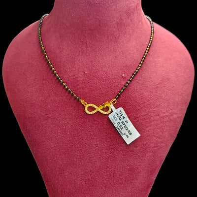GPM9K- (979GR8) (WGT: 0.620 GM APPROX) BIS CERTIFIED HUID HALLMARK 375 9KT GOLD PENDANT FOR WOMEN 1 PIECE WITH FREE MANGALSUTRA & TASSEL.