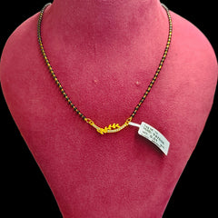 GPM9K- (T4769E) (WGT: 0.510 GM APPROX) BIS CERTIFIED HUID HALLMARK 375 9KT GOLD PENDANT FOR WOMEN 1 PIECE WITH FREE MANGALSUTRA & TASSEL.