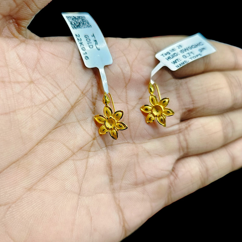 GOLD TOPS- (6W9QHC)-(PIYS6C) (WGT: 1.420 GM APPROX) BIS CERTIFIED HUID HALLMARK 916 22KT GOLD SAFETIPIN EARRINGS 1 PAIR FOR WOMEN.