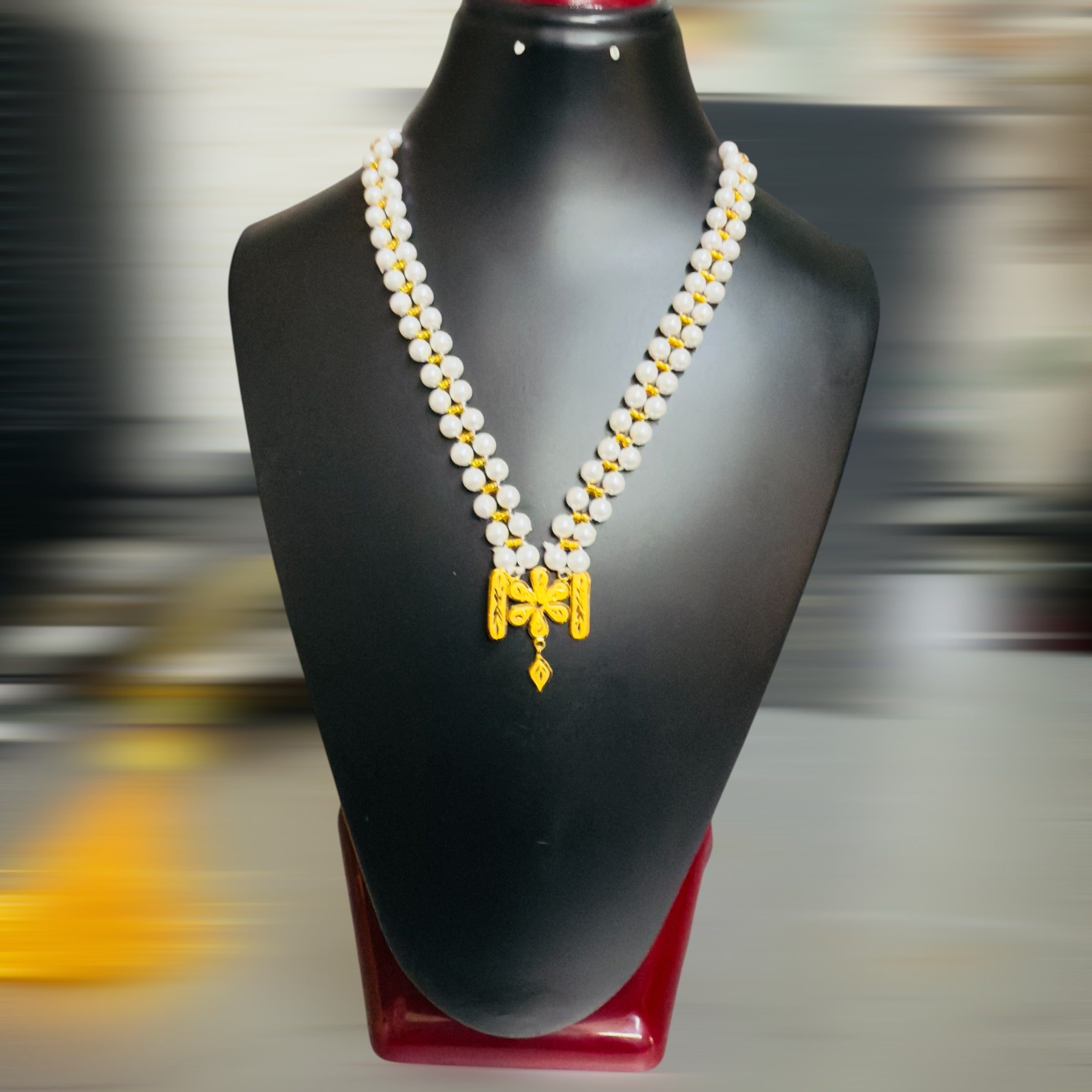 GOLD PENDANT (GMP22) WGT: 0.720 GM APPROX CERTIFIED BIS HUID HALLMARK 916 22KT GOLD MOTI PENDANT 1 PIECE FOR WOMEN.