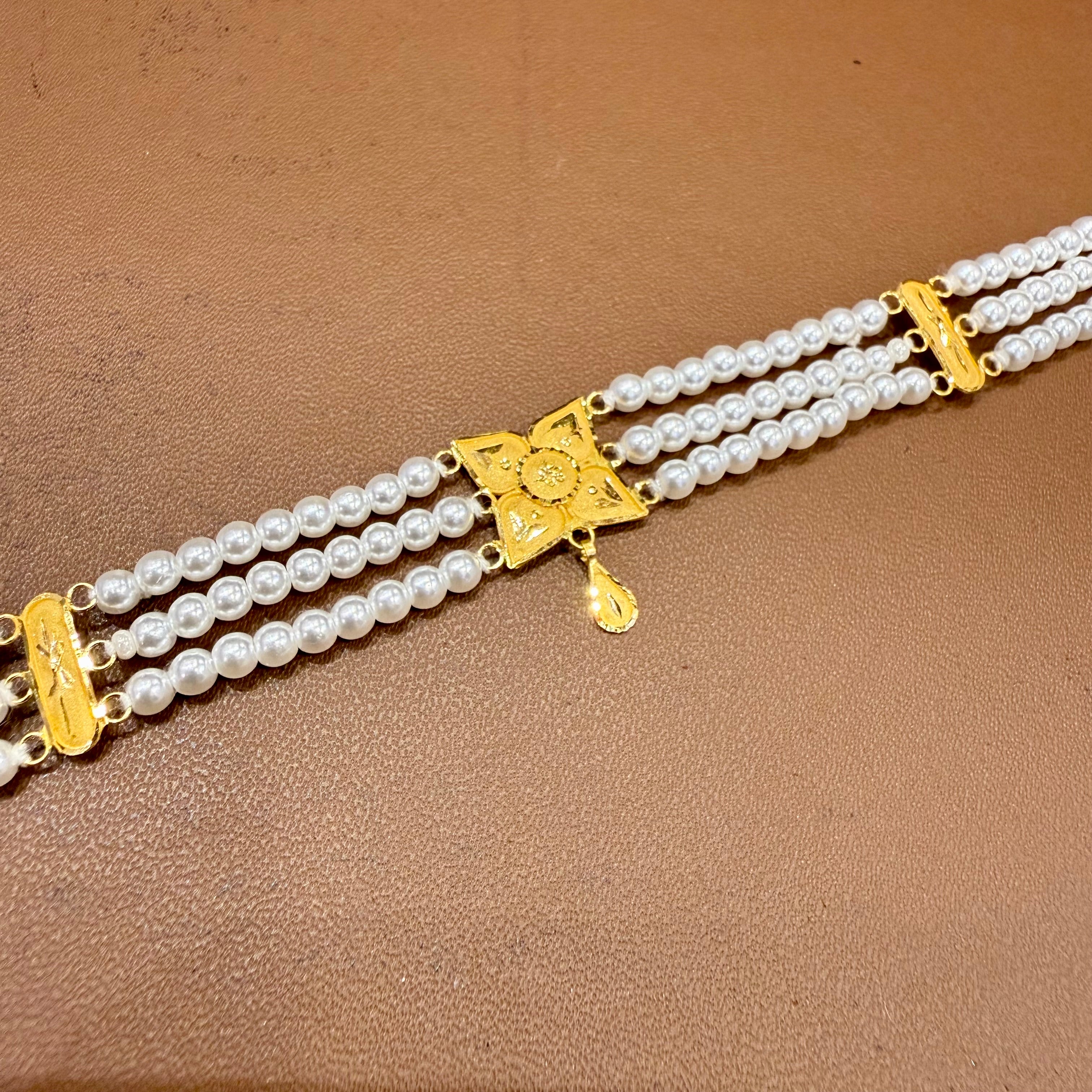 (GMJ)- WGT: 0.950 GM APPROX BIS CERTIFIED HUID HALLMARK 916 22KT GOLD MOTI CHOKER 1 PIECE WITH ADJUSTABLE TASSEL.