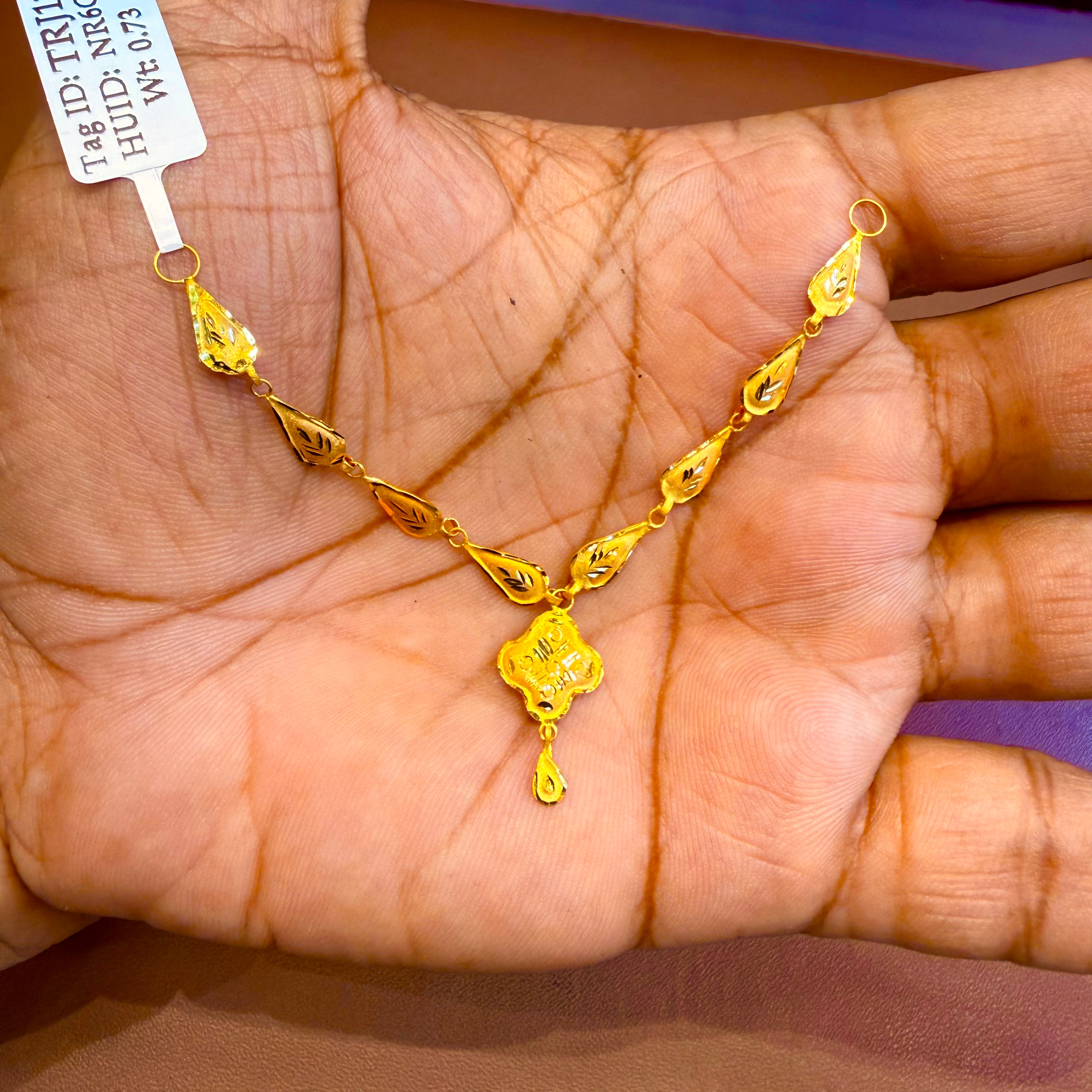 GOLD CHOKER NECKLACE-(WGT: 0.730 GM APPROX) BIS CERTIFIED HUID HALLMARK 375 9KT GOLD NECKLACE (SMALL SIZE) 1 PIECE FOR WOMEN.