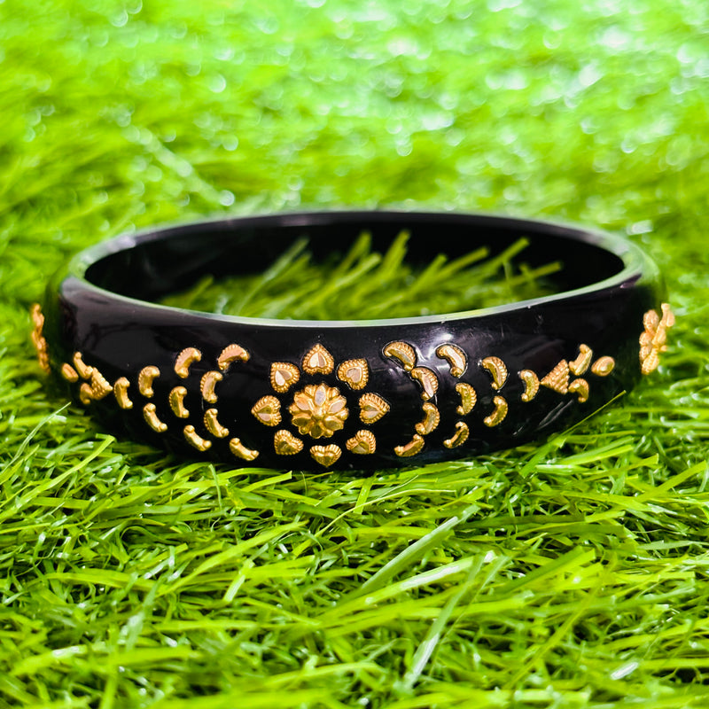RAJLAXMI (MTO) CARROL DESIGN BLACK COLOUR (50 TONCH) KDM GOLD BRACELET POLA 1 PIECE FOR MARRIED WOMEN (REGULAR USE) APPROX WGT: 0.400 GM SOLD ON MRP BY MAHALAXMI.