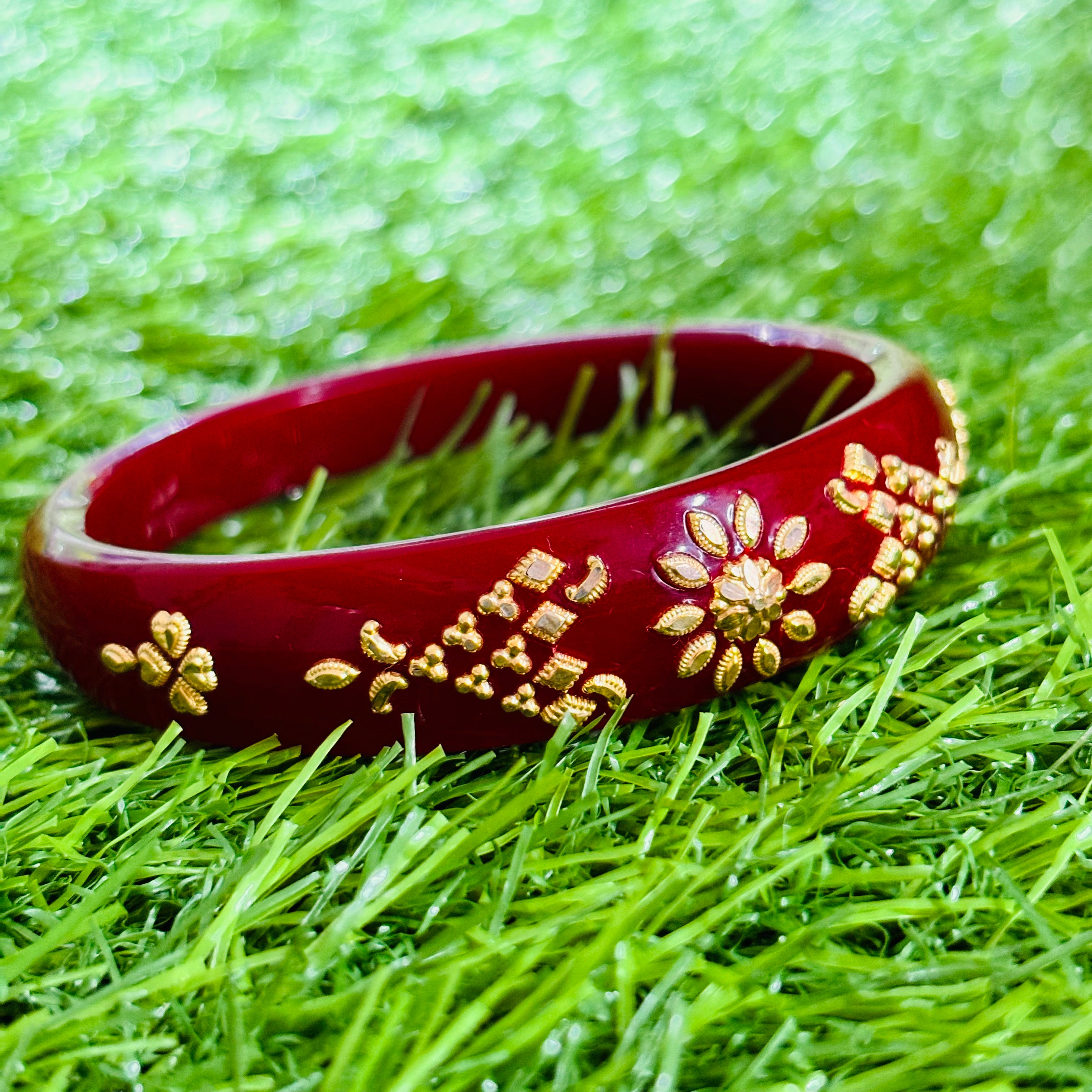 RAJLAXMI (MTO) MARIO DESIGN RED COLOUR KDM GOLD BRACELET POLA 1 PIECE FOR MARRIED WOMEN (REGULAR USE) APPROX WGT: 0.500 GM SOLD ON MRP BY MAHALAXMI.