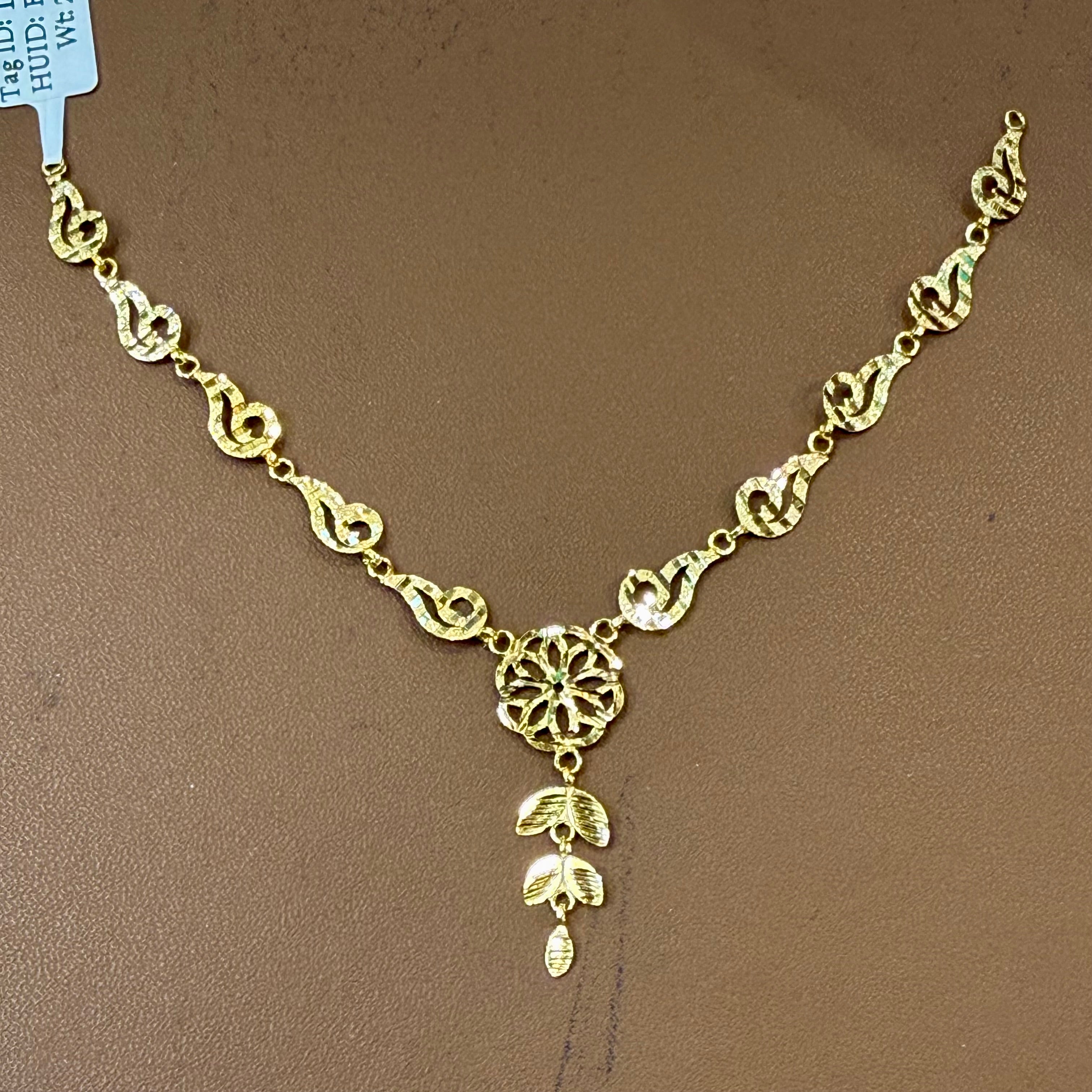 GOLD CHOKER NECKLACE- (WGT: 2.290 GM APPROX) BIS CERTIFIED HUID HALLMARK 375 9KT GOLD NECKLACE 1 PIECE FOR WOMEN.