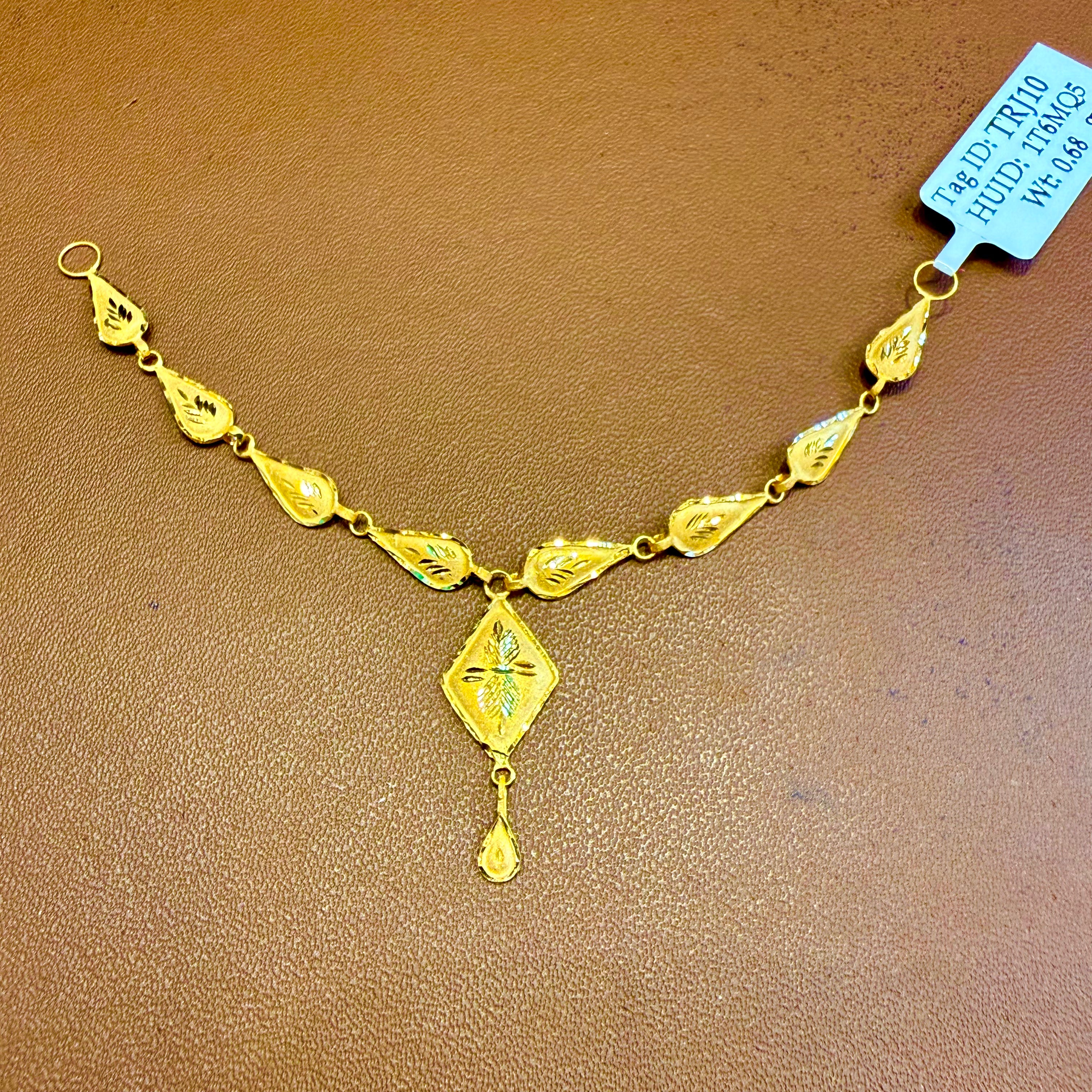 GOLD CHOKER NECKLACE-(WGT: 0.680 GM APPROX) BIS CERTIFIED HUID HALLMARK 375 9KT GOLD NECKLACE (SMALL SIZE) 1 PIECE FOR WOMEN.