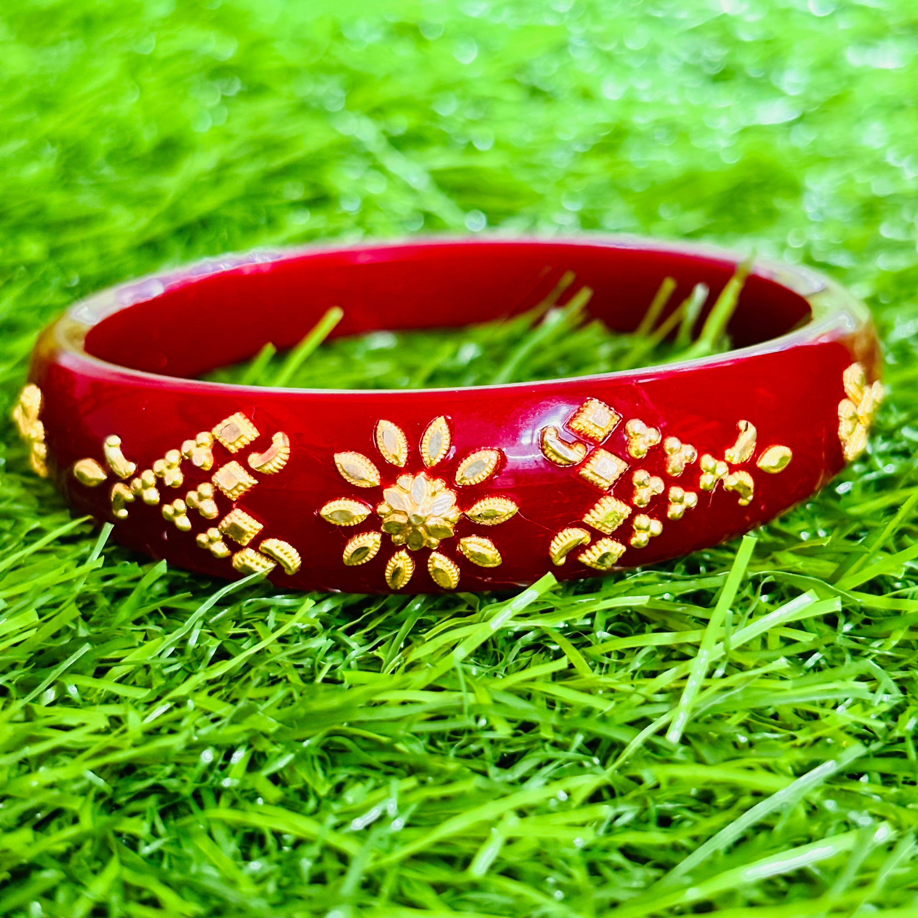 RAJLAXMI (MTO) MARIO DESIGN RED COLOUR KDM GOLD BRACELET POLA 1 PIECE FOR MARRIED WOMEN (REGULAR USE) APPROX WGT: 0.500 GM SOLD ON MRP BY MAHALAXMI.