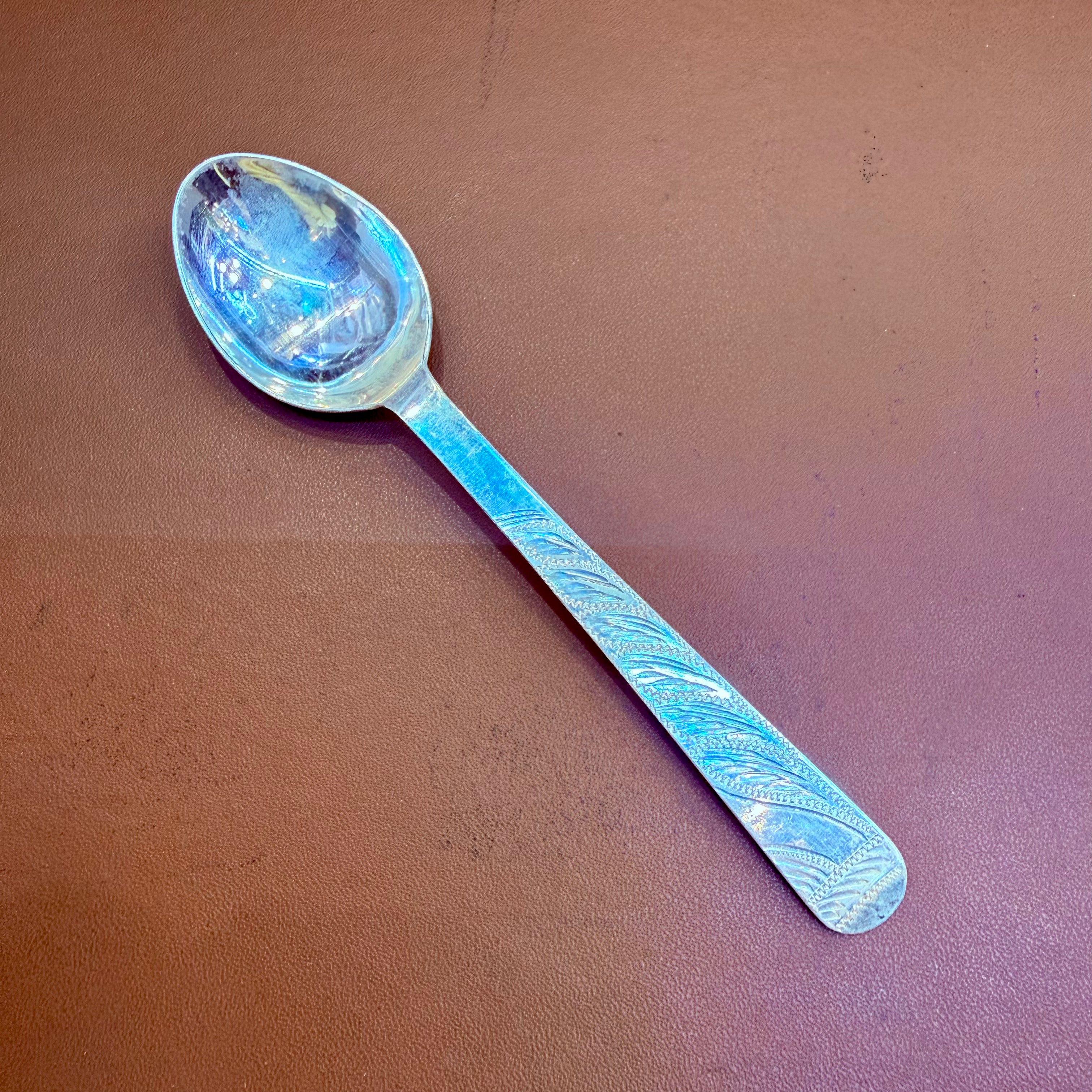 SILVER ITEMS- 5 INCH (WGT: 16.100 GM APPROX) BIS CERTIFIED HALLMARK 925 STERLING SILVER SPOON (CAMOCH) 1 PIECE FROM RICE CEREMONY TO BIRTHDAY FOR REGULAR USE.