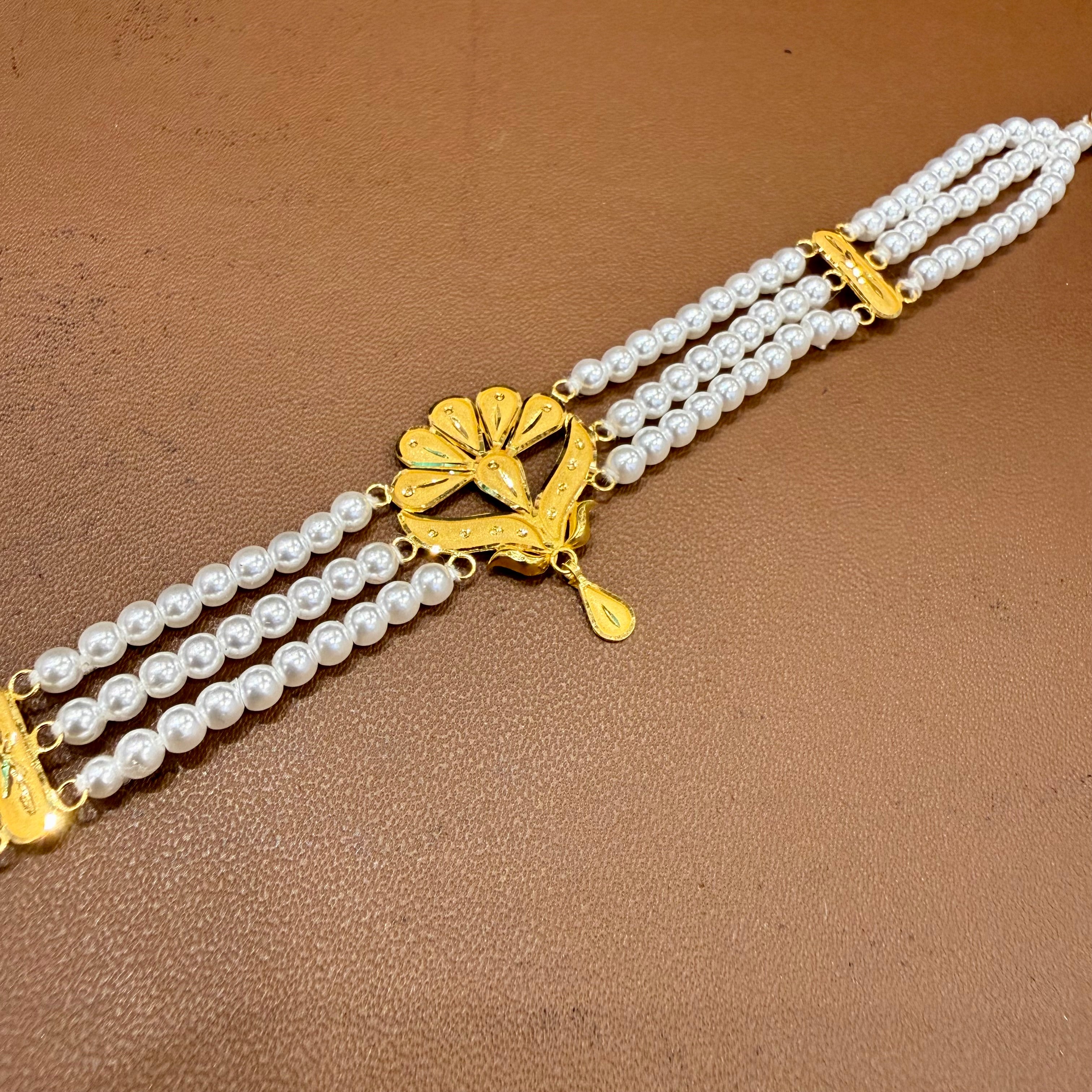 (GMJ)- WGT: 1.240 GM APPROX BIS CERTIFIED HUID HALLMARK 916 22KT GOLD MOTI CHOKER 1 PIECE WITH ADJUSTABLE TASSEL.