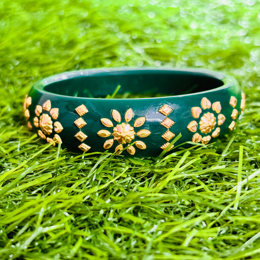 RAJLAXMI (MTO) ELEGANCE DESIGN GREEN COLOUR KDM GOLD BRACELET POLA 1 PIECE FOR MARRIED WOMEN (REGULAR USE) APPROX WGT: 0.500 GM SOLD ON MRP BY MAHALAXMI.