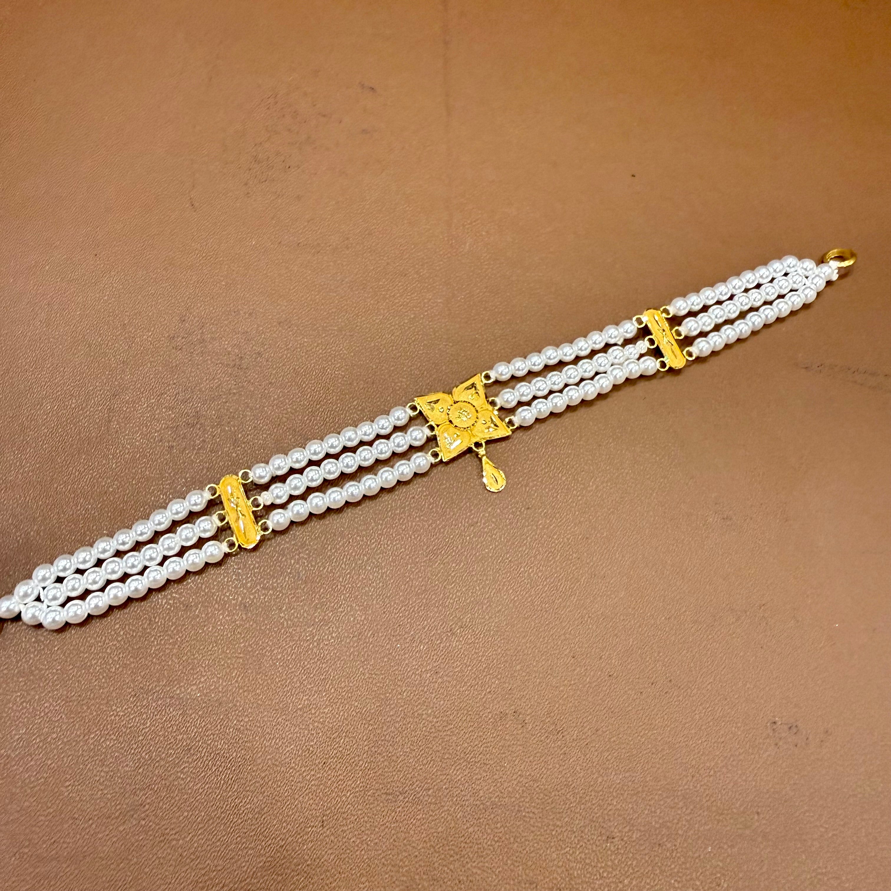 (GMJ)- WGT: 0.950 GM APPROX BIS CERTIFIED HUID HALLMARK 916 22KT GOLD MOTI CHOKER 1 PIECE WITH ADJUSTABLE TASSEL.