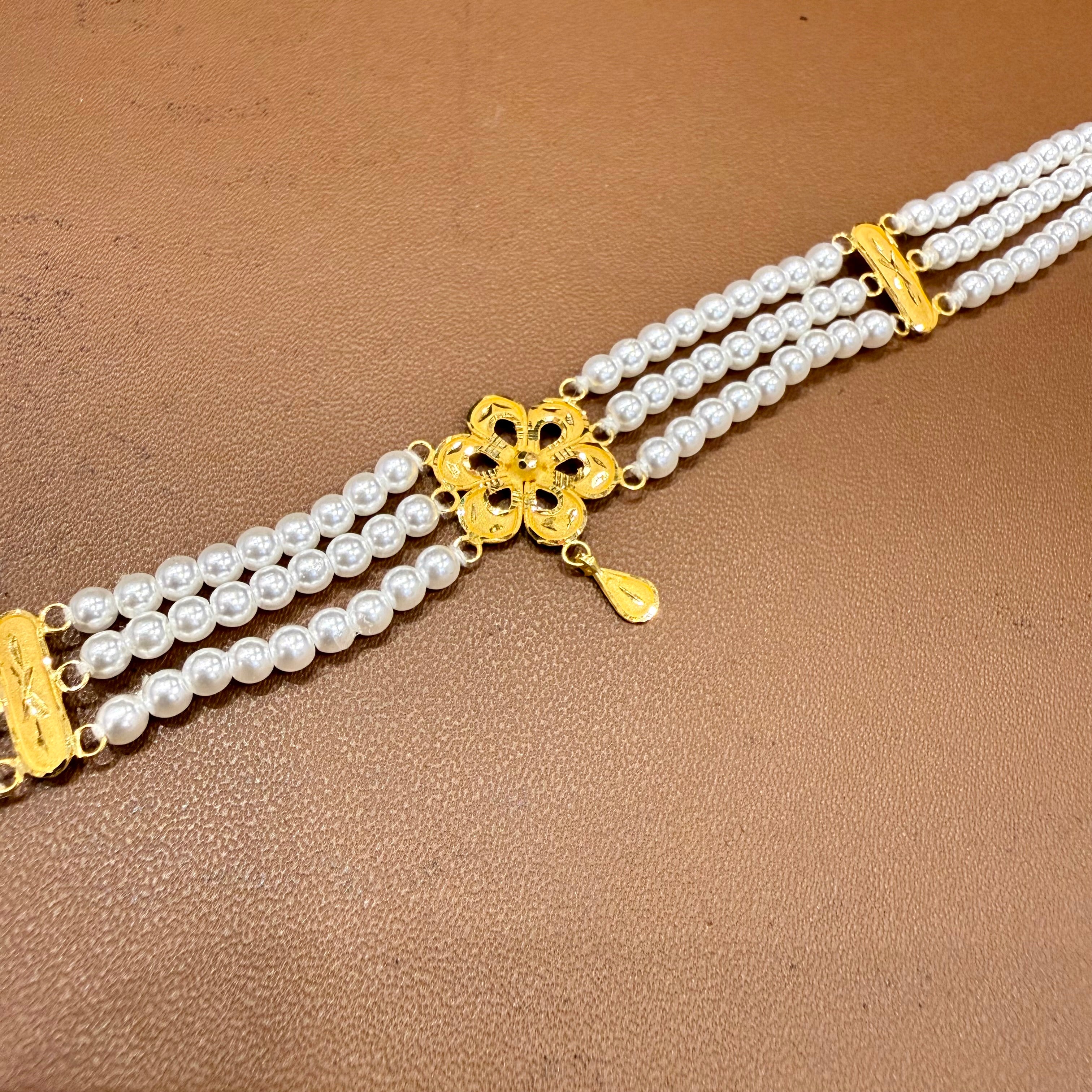 (GMJ)- WGT: 1.110 GM APPROX BIS CERTIFIED HUID HALLMARK 916 22KT GOLD MOTI CHOKER 1 PIECE WITH ADJUSTABLE TASSEL.