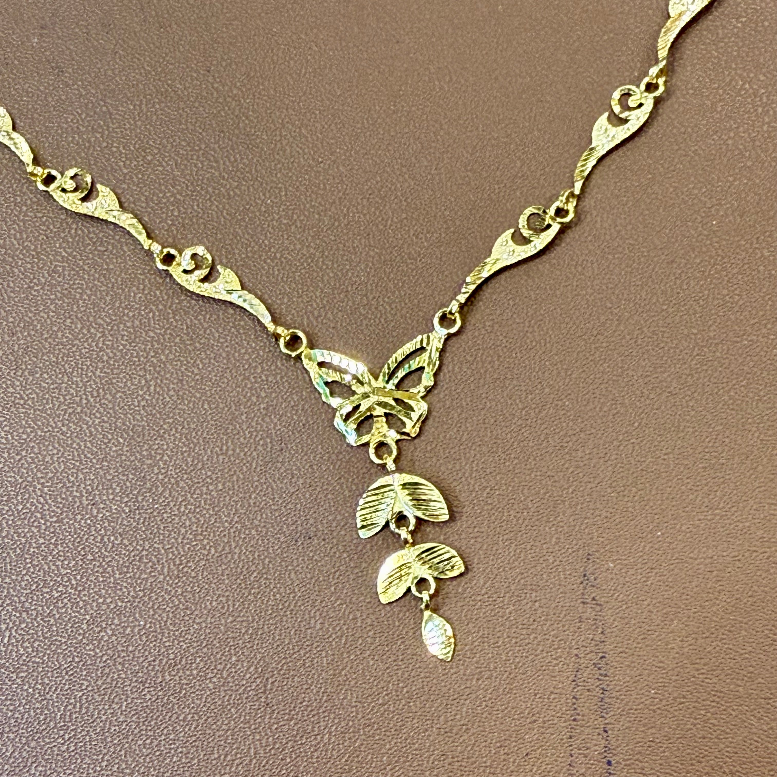 GCN -(WGT: 1.760 GM APPROX) BIS CERTIFIED HUID HALLMARK 375 9KT GOLD NECKLACE 1 PIECE FOR WOMEN.
