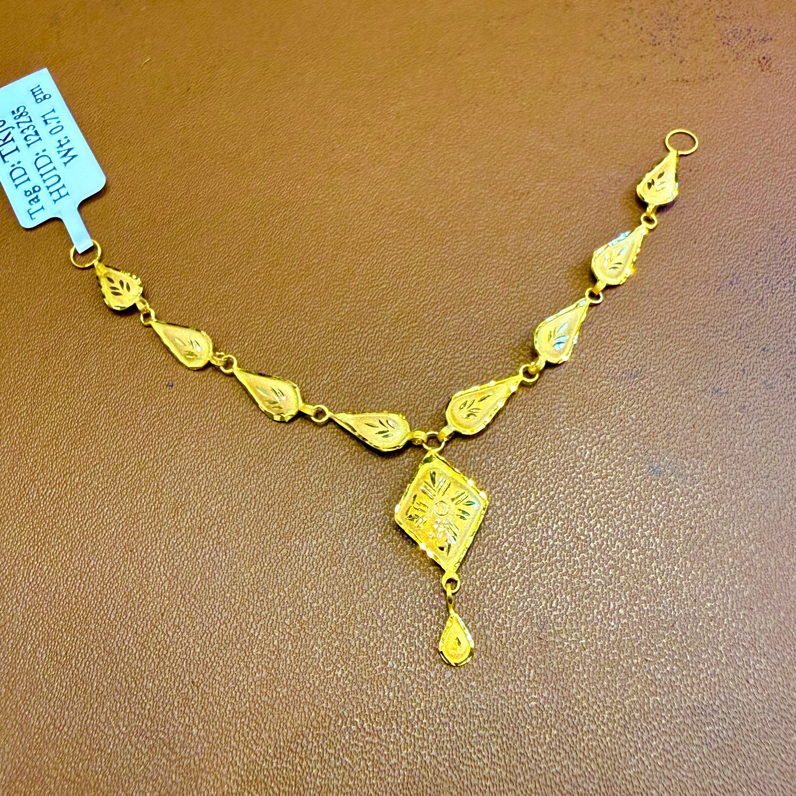GOLD CHOKER NECKLACE-(WGT: 0.710 GM APPROX) BIS CERTIFIED HUID HALLMARK 375 9KT GOLD NECKLACE (SMALL SIZE) 1 PIECE FOR WOMEN.