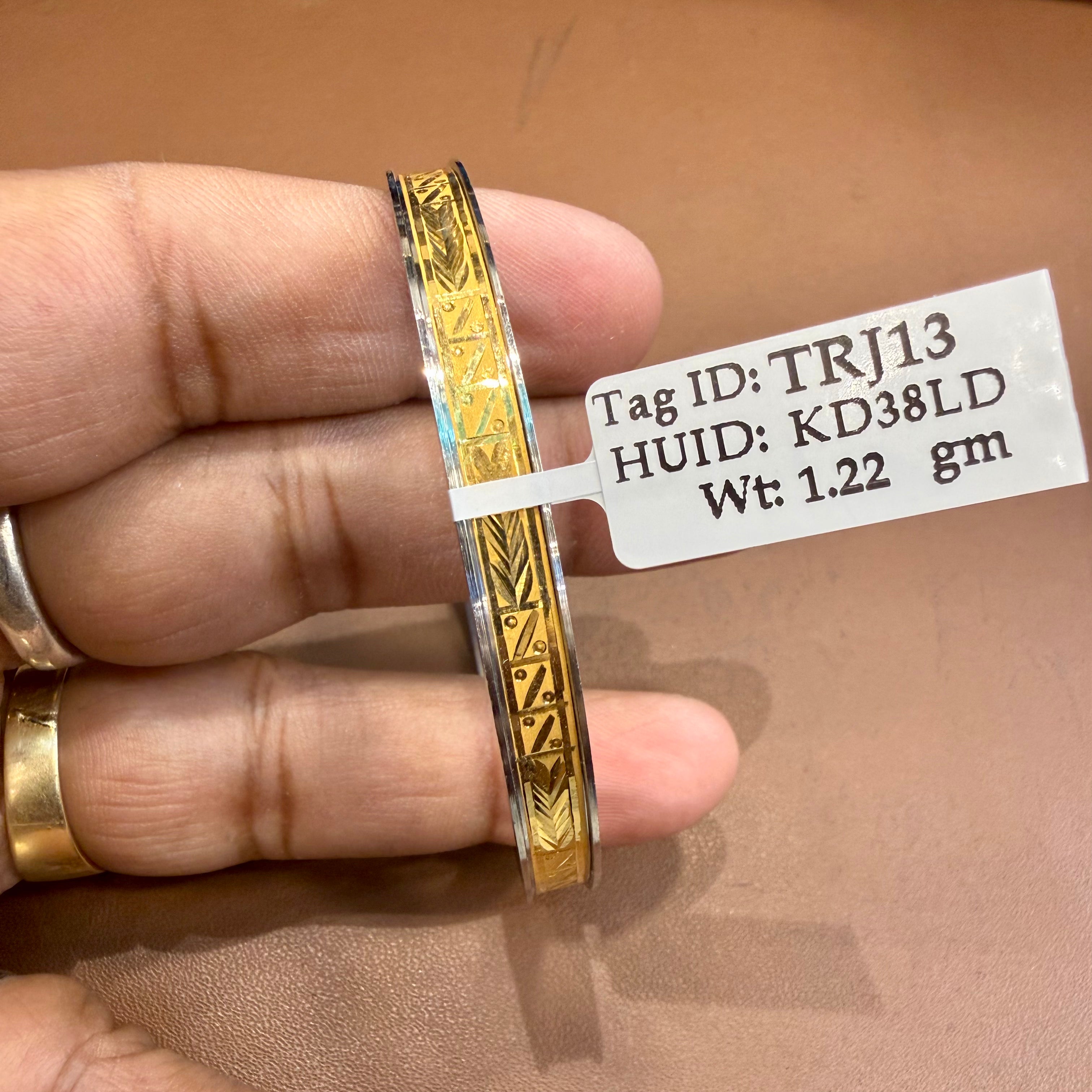 (GCN) - (SIZE: 26) WGT: 1.220 GM APPROX BIS CERTIFIED HUID HALLMARK 916 22KT GOLD NOA BADHANO 1 PIECE FOR WOMEN.