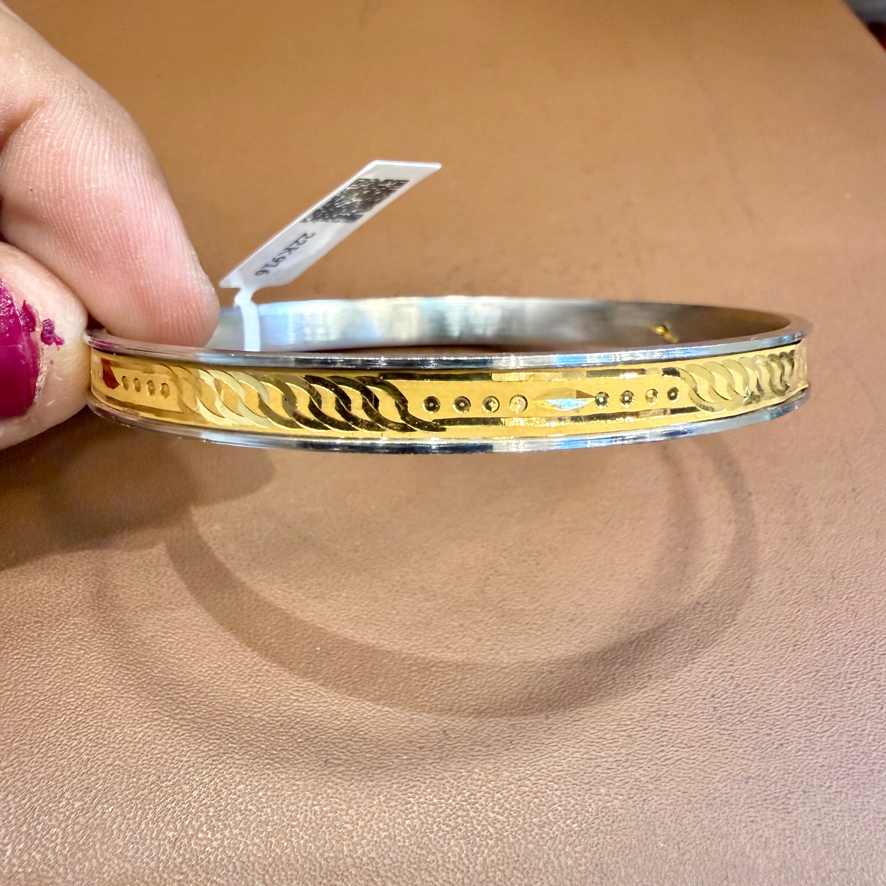 (GCN) - (SIZE: 26) WGT: 1.080 GM APPROX BIS CERTIFIED HUID HALLMARK 916 22KT GOLD NOA BADHANO 1 PIECE FOR WOMEN.