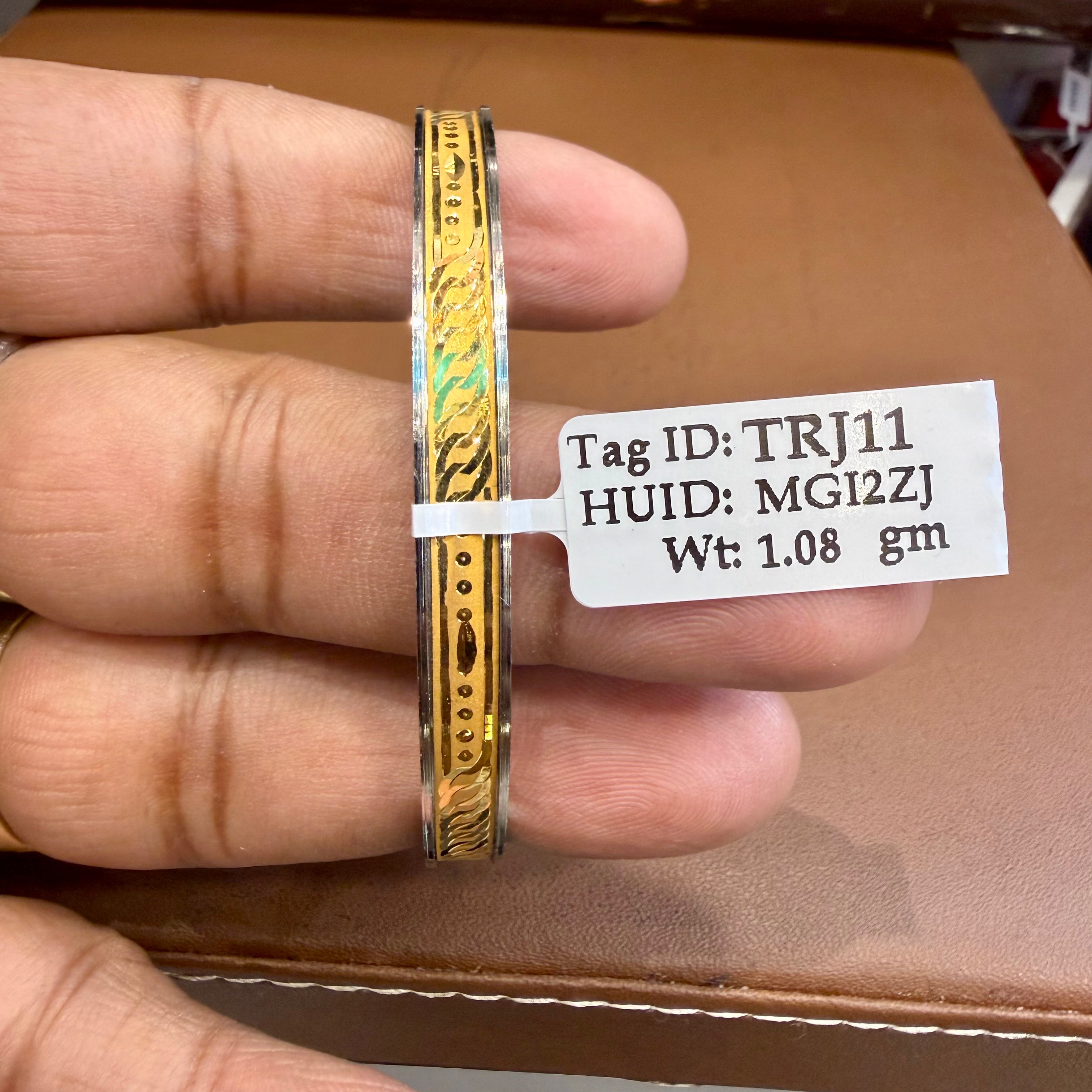 (GCN) - (SIZE: 26) WGT: 1.080 GM APPROX BIS CERTIFIED HUID HALLMARK 916 22KT GOLD NOA BADHANO 1 PIECE FOR WOMEN.