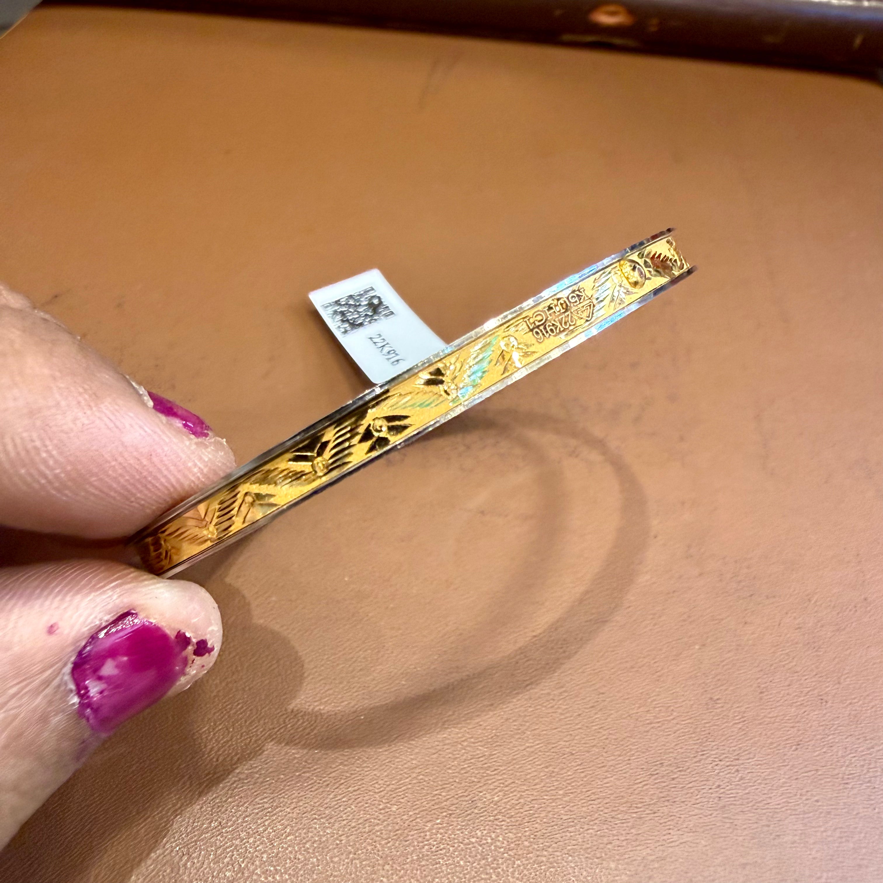 (GNC) - (SIZE: 24) WGT: 0.870 GM APPROX BIS CERTIFIED HUID HALLMARK 916 22KT GOLD NOA BADHANO 1 PIECE FOR WOMEN.