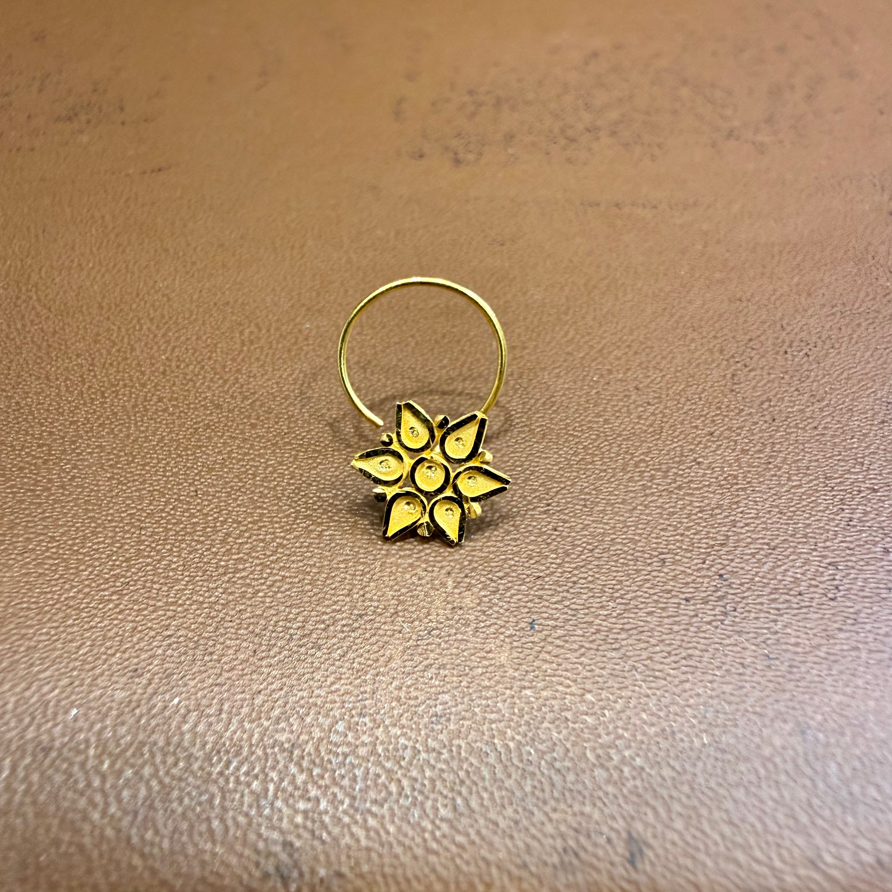 (GNP) WGT: 0.350 GM APPROX BIS CERTIFIED HUID HALLMARK 916 22KT GOLD NOSEPIN (TAR DESIGN) 1 PIECE FOR WOMEN.