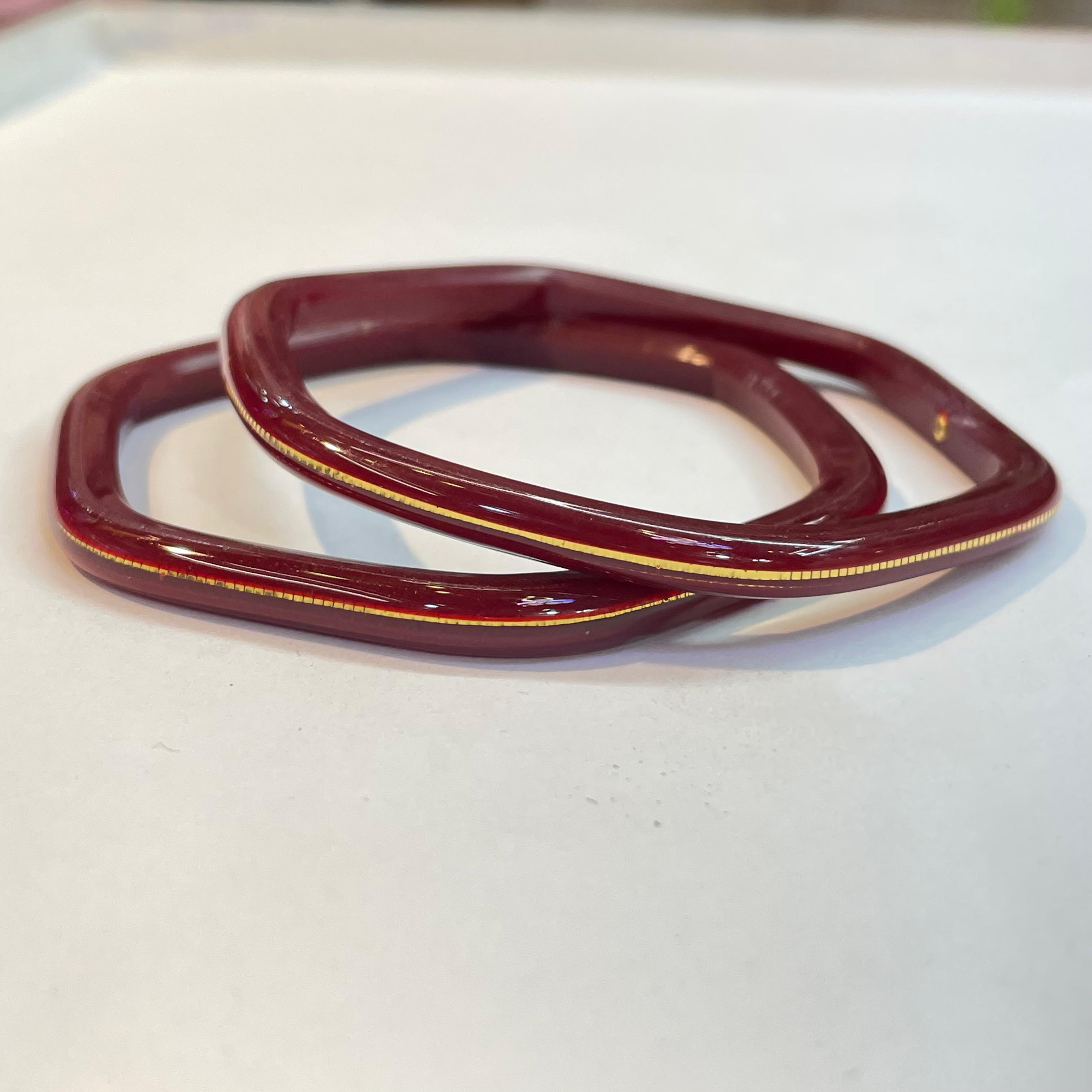 TRJ FOOTBALL MAROON HUID HALLMARK 22KT GOLD LAMINATION POLA BANGLES FACEBOOK VIRAL POLA APP. WGT: 0.100 GM (FUTURE EXCHANGE VALUE 25% OF PRODUCT PRICE IN BILL WITH ANY JEWELLERY).