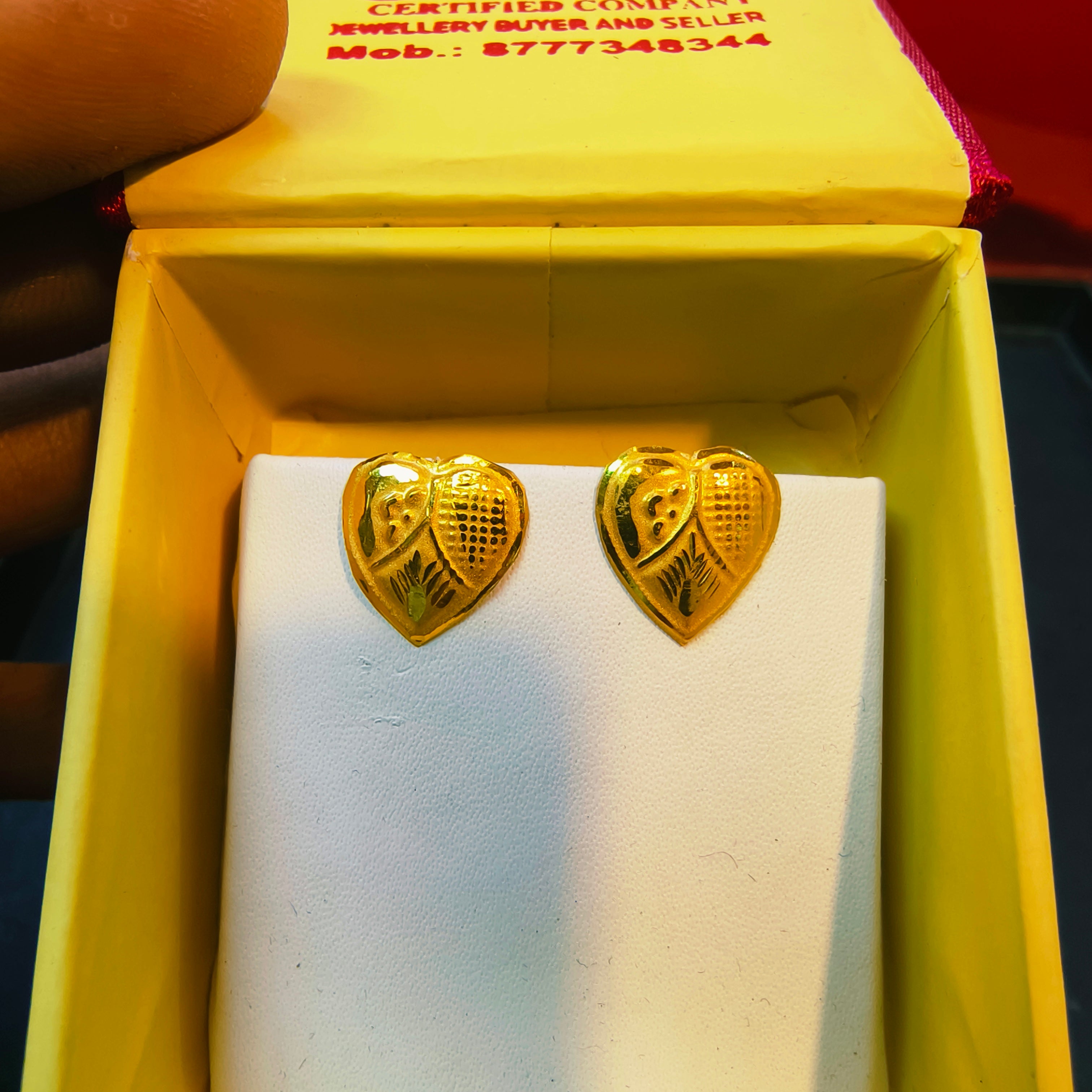 (GSE50) (50 TONCH) KDM GOLD EAR TOPS FOR GIFT PURPOSE IN MARRIAGE AND ANNIVERSARY 1 PAIR APPROX WGT: 0.300 GM