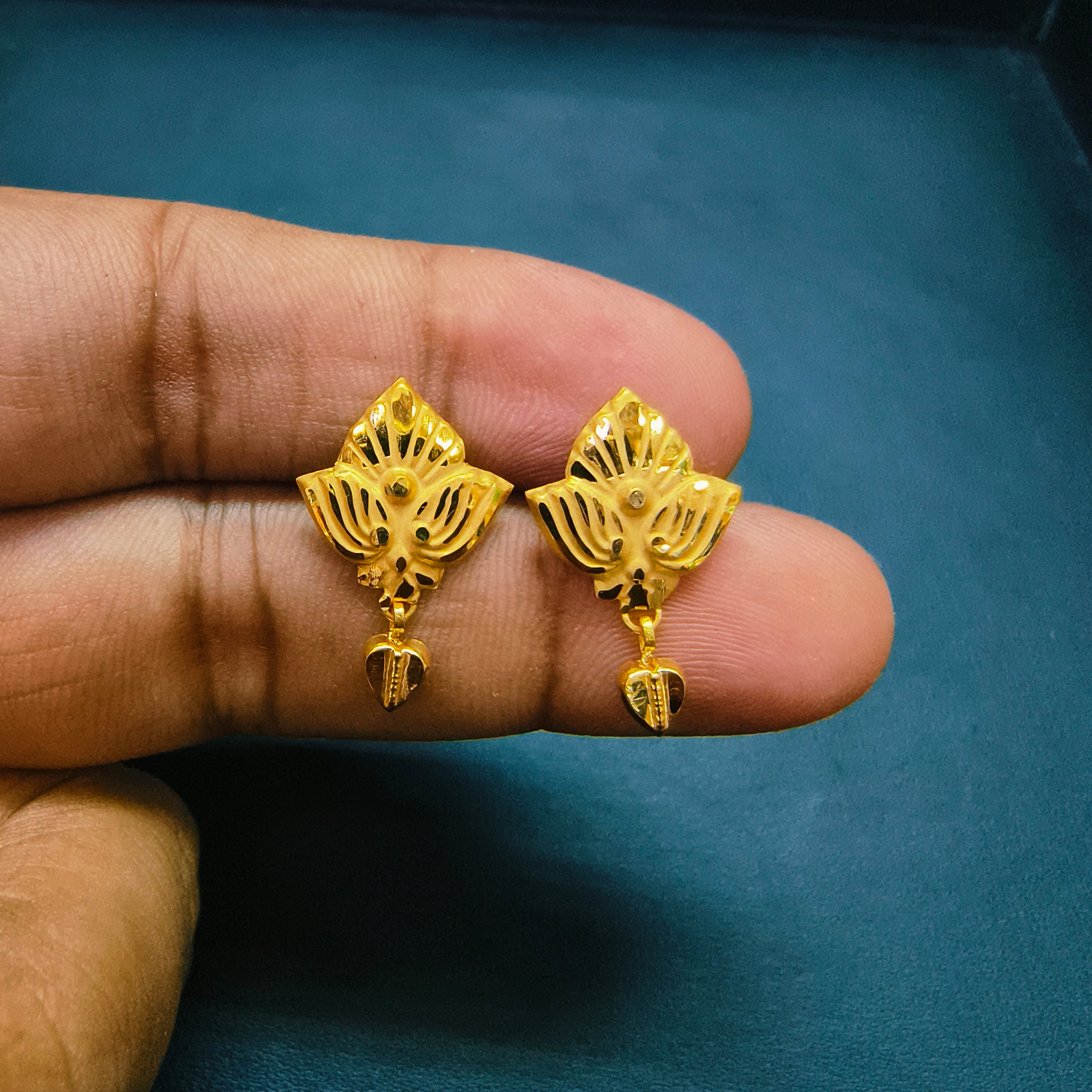(GSE50) (50 TONCH) KDM GOLD EAR TOPS FOR GIFT PURPOSE IN MARRIAGE AND ANNIVERSARY 1 PAIR APPROX WGT: 0.510 GM