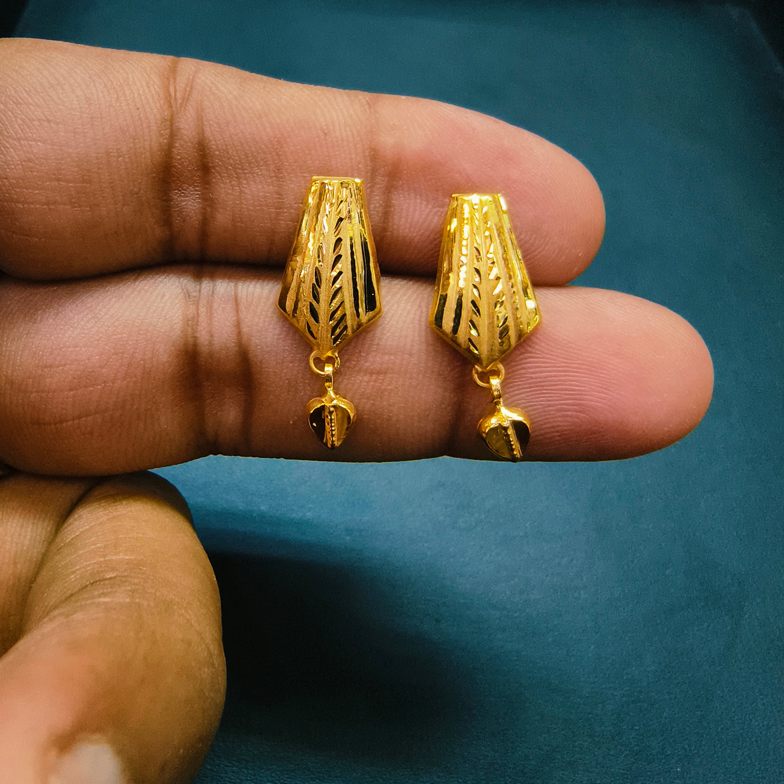 KDM GOLD EAR TOPS FOR GIFT PURPOSE IN MARRIAGE AND ANNIVERSARY 1 PAIR APPROX WGT: 0.500 GM