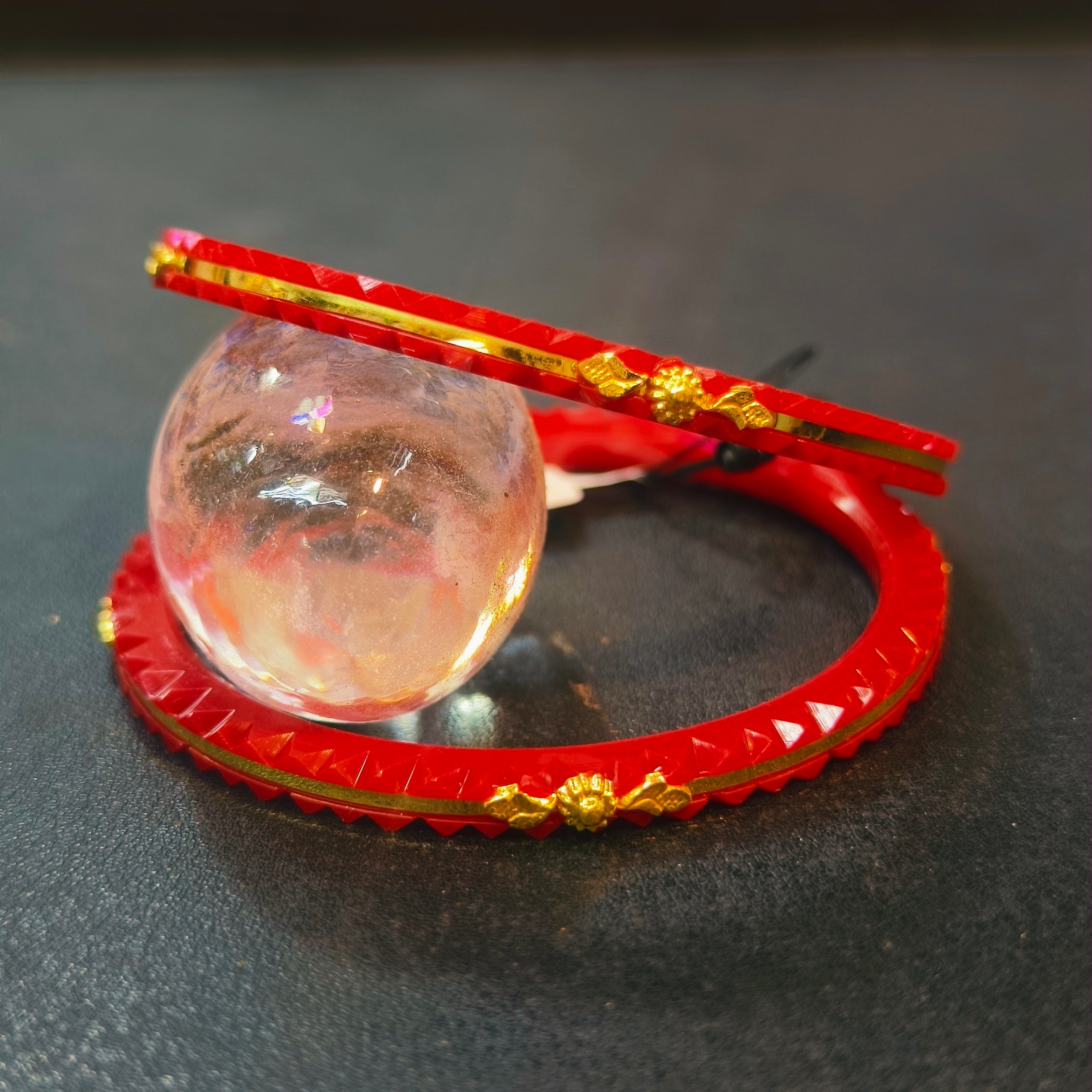 (RP) REKSI POLA HUID HALLMARK 22KT GOLD POLA BADHANO 1 PAIR FOR MARRIED WOMEN APPROX WGT 1.00 GM.