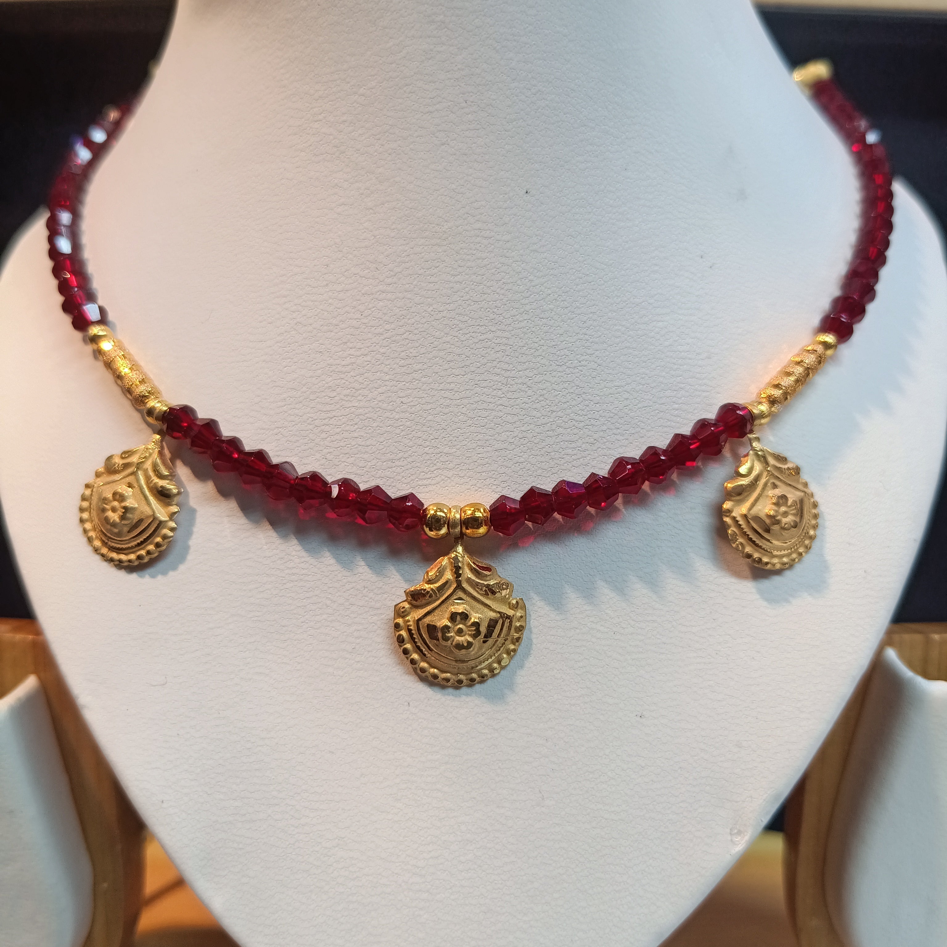 (RP) WGT: 0.650 GM APPROX KDM GOLD SELIHAR REKTI DESIGN 1 PIECE WITH ADJUSTABLE TASSEL (50 TONCH) FOR GIFT PURPOSE.