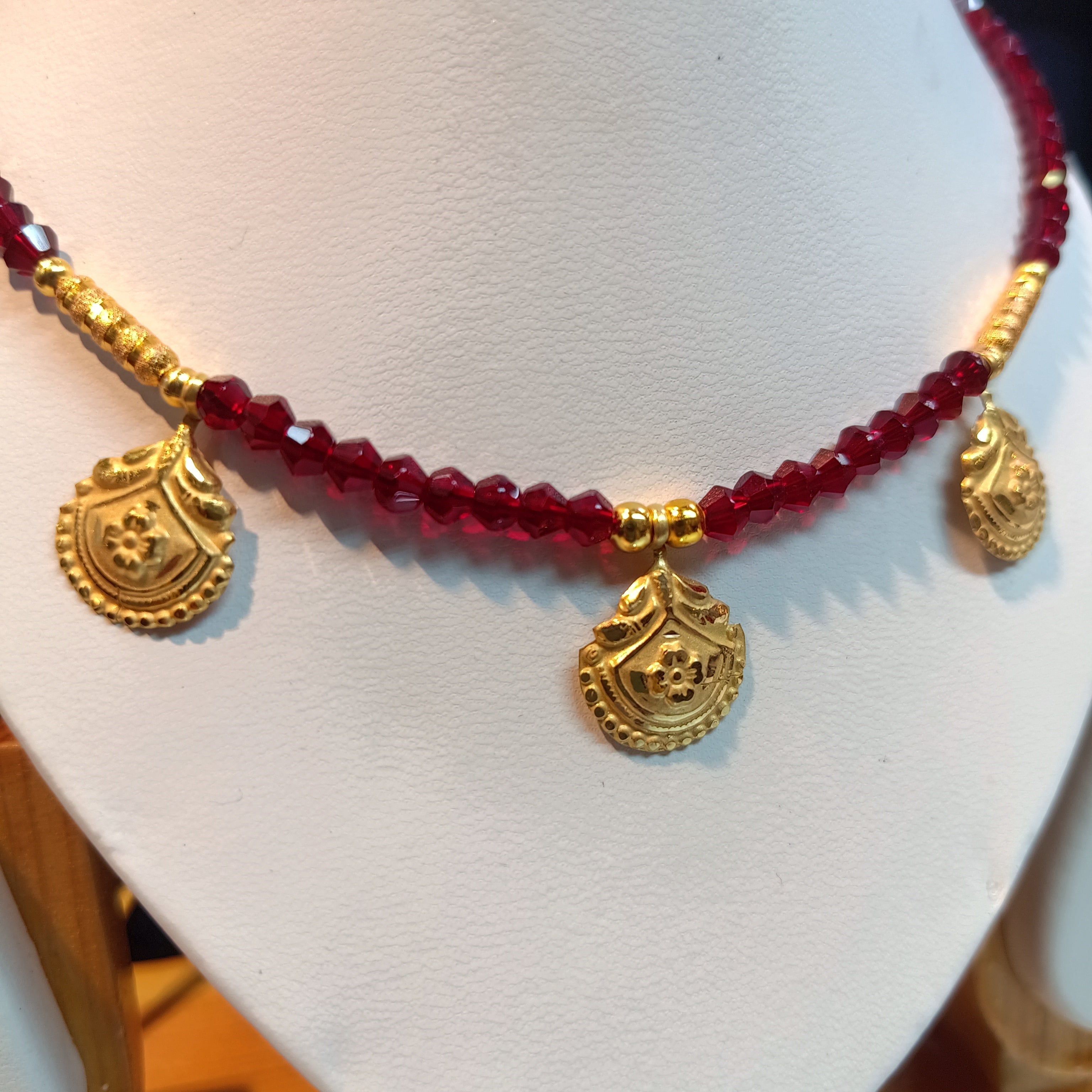 (RP) WGT: 0.650 GM APPROX KDM GOLD SELIHAR REKTI DESIGN 1 PIECE WITH ADJUSTABLE TASSEL (50 TONCH) FOR GIFT PURPOSE.