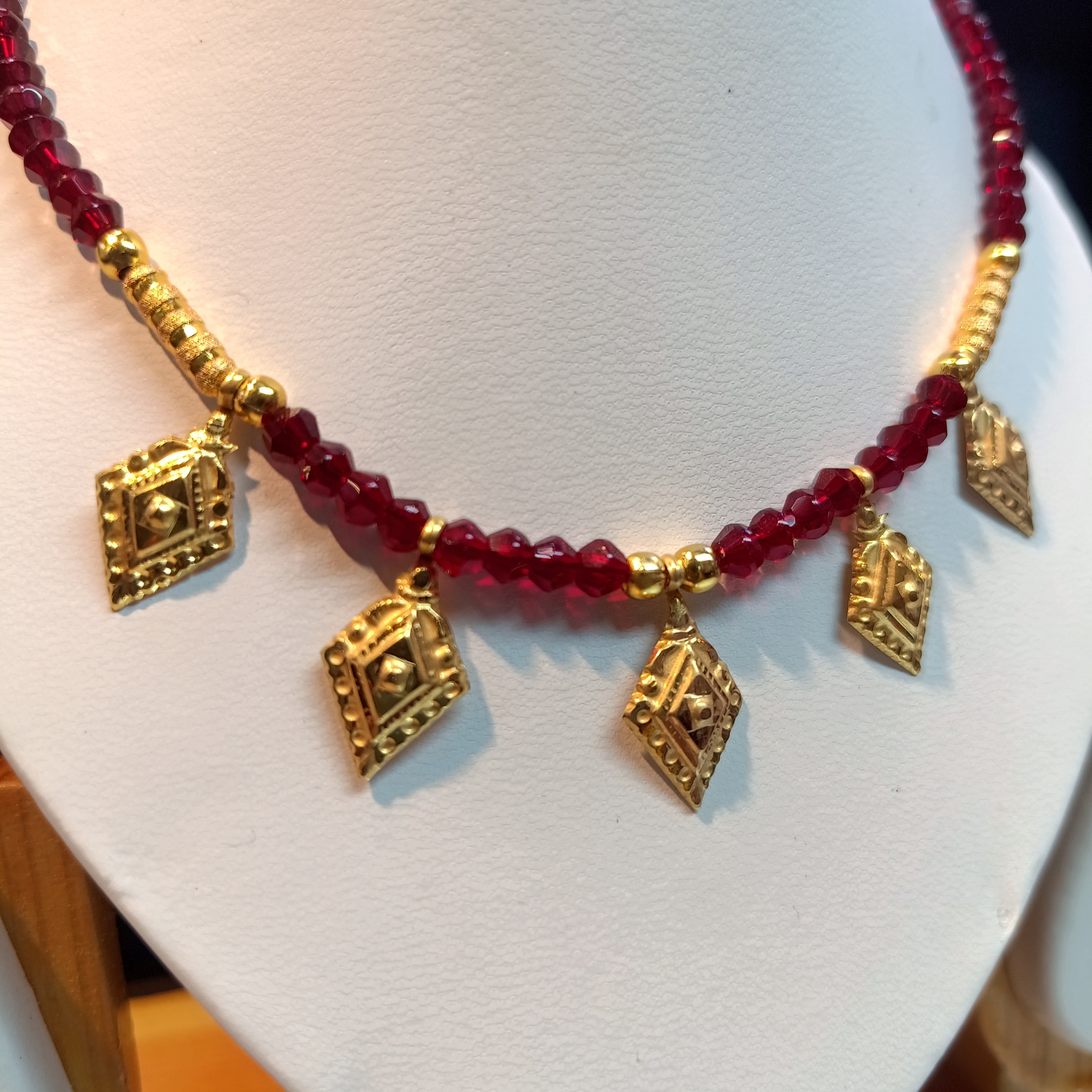 (RP) WGT: 0.970 GM APPROX KDM GOLD SELIHAR DIAMOND DESIGN 1 PIECE WITH ADJUSTABLE TASSEL (50 TONCH) FOR GIFT PURPOSE.