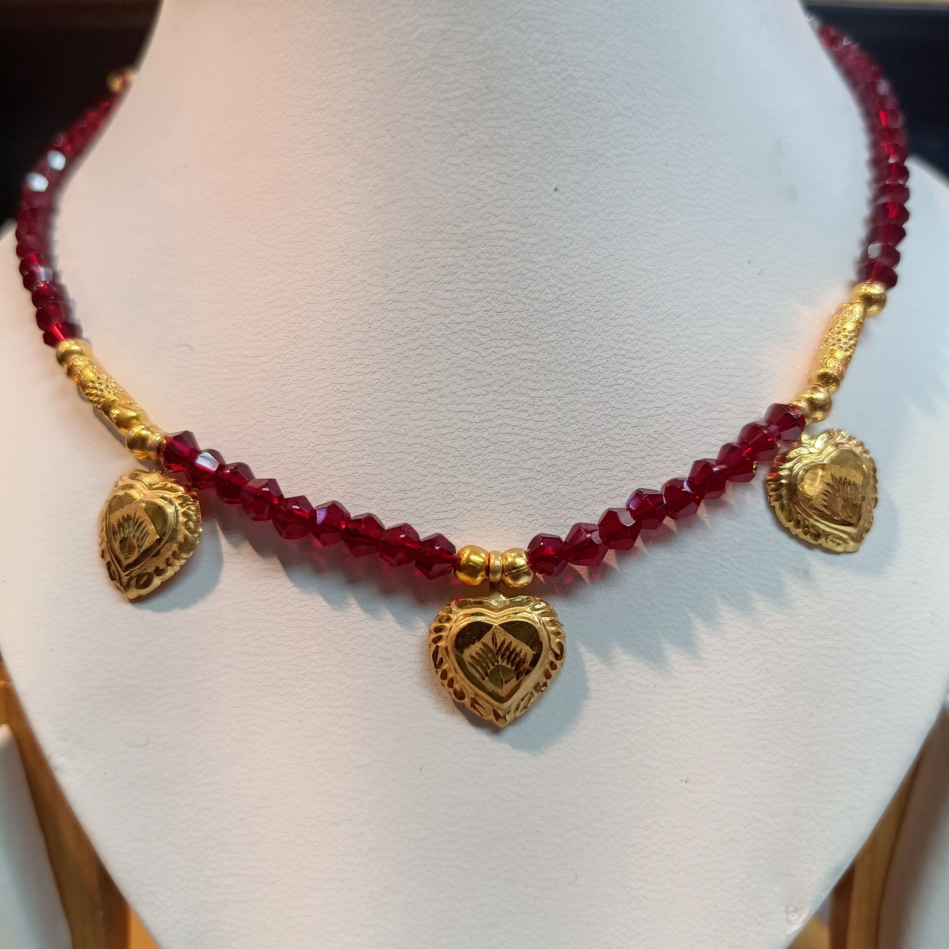 (RP) WGT: 0.640 GM APPROX KDM GOLD SELIHAR HEART DESIGN 1 PIECE WITH ADJUSTABLE TASSEL (50 TONCH) FOR GIFT PURPOSE.