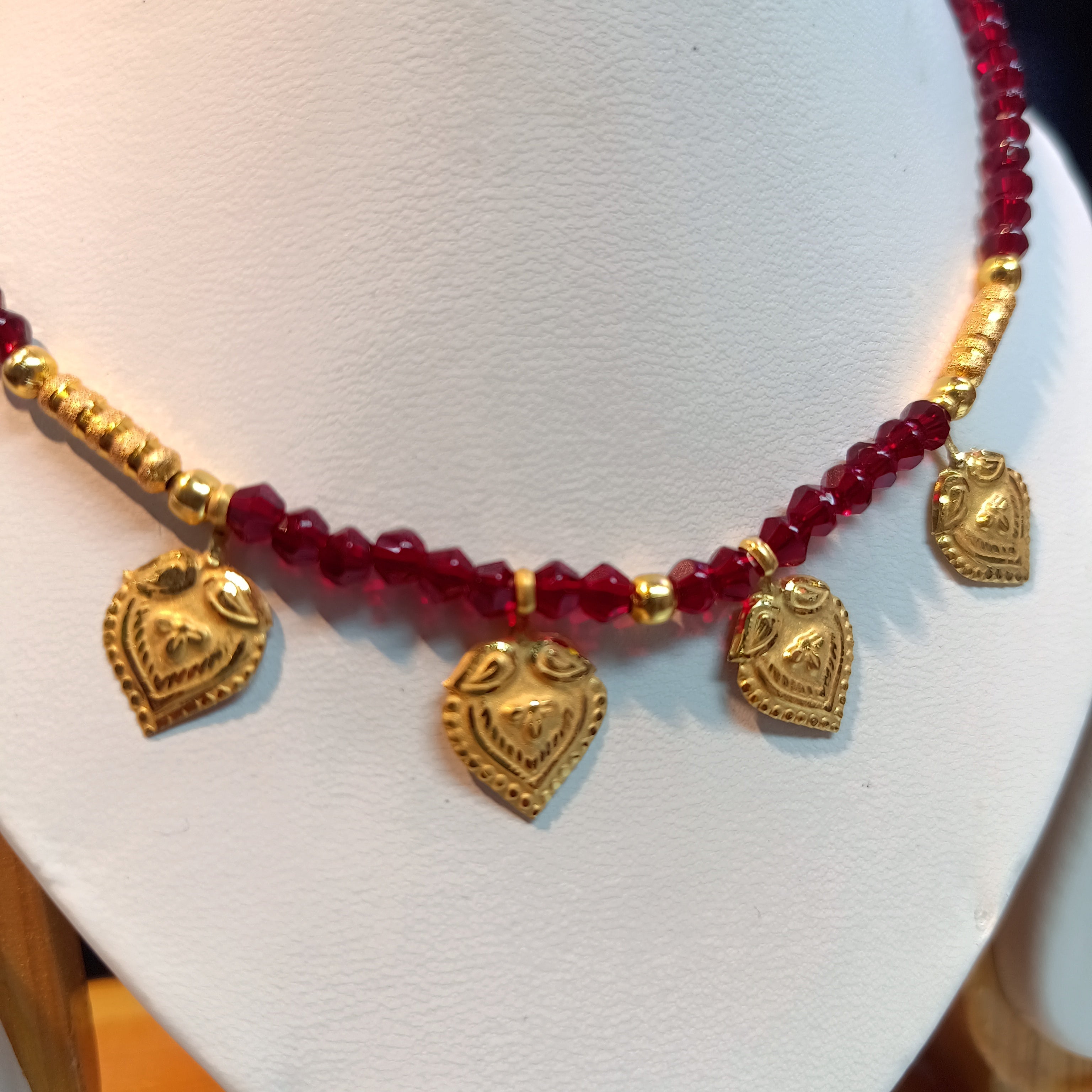 (RP) WGT: 0.750 GM APPROX KDM GOLD SELIHAR GRID DESIGN 1 PIECE WITH ADJUSTABLE TASSEL (50 TONCH) FOR GIFT PURPOSE.