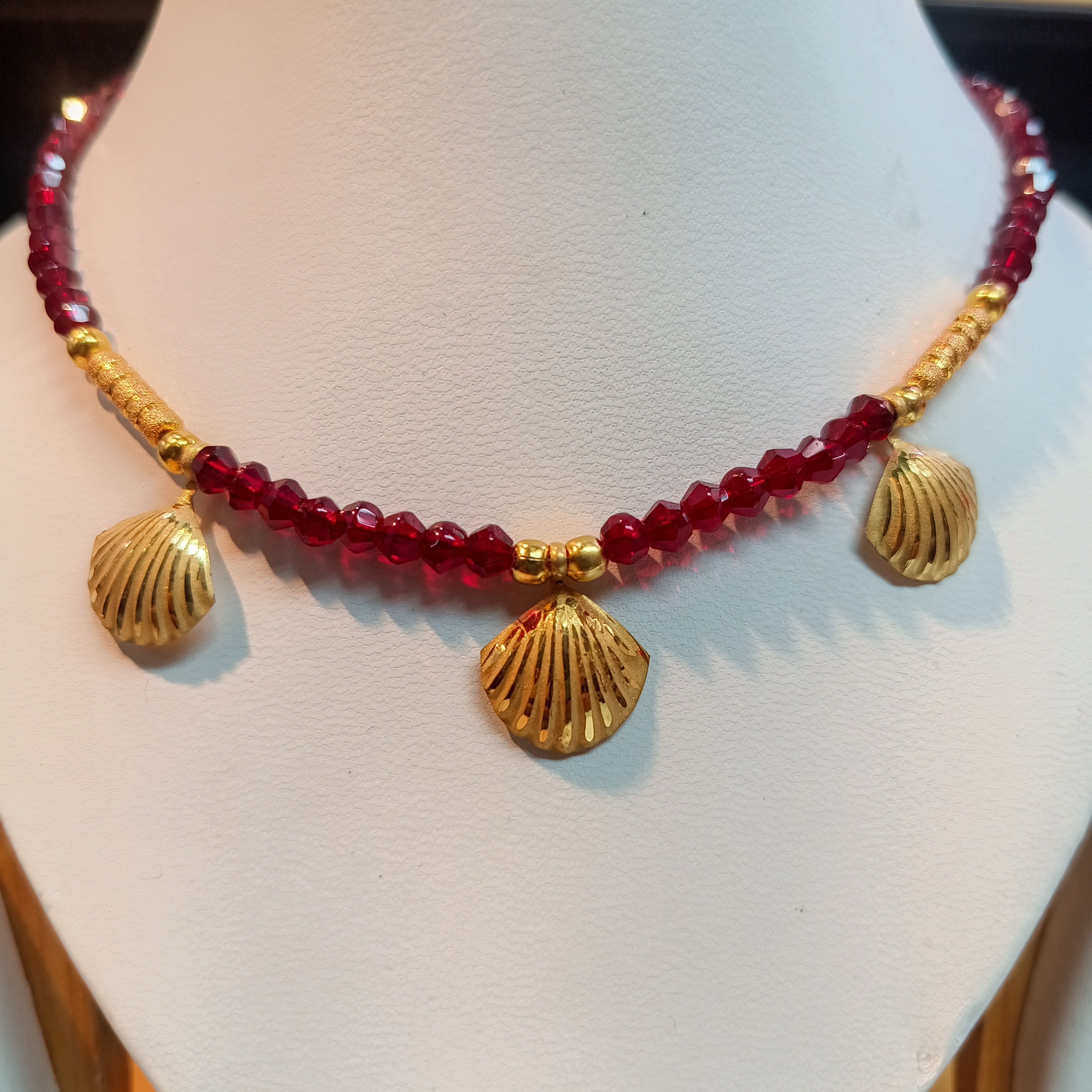 (RP) WGT: 0.640 GM APPROX KDM GOLD SELIHAR JHINUK DESIGN 1 PIECE WITH ADJUSTABLE TASSEL (50 TONCH) FOR GIFT PURPOSE.