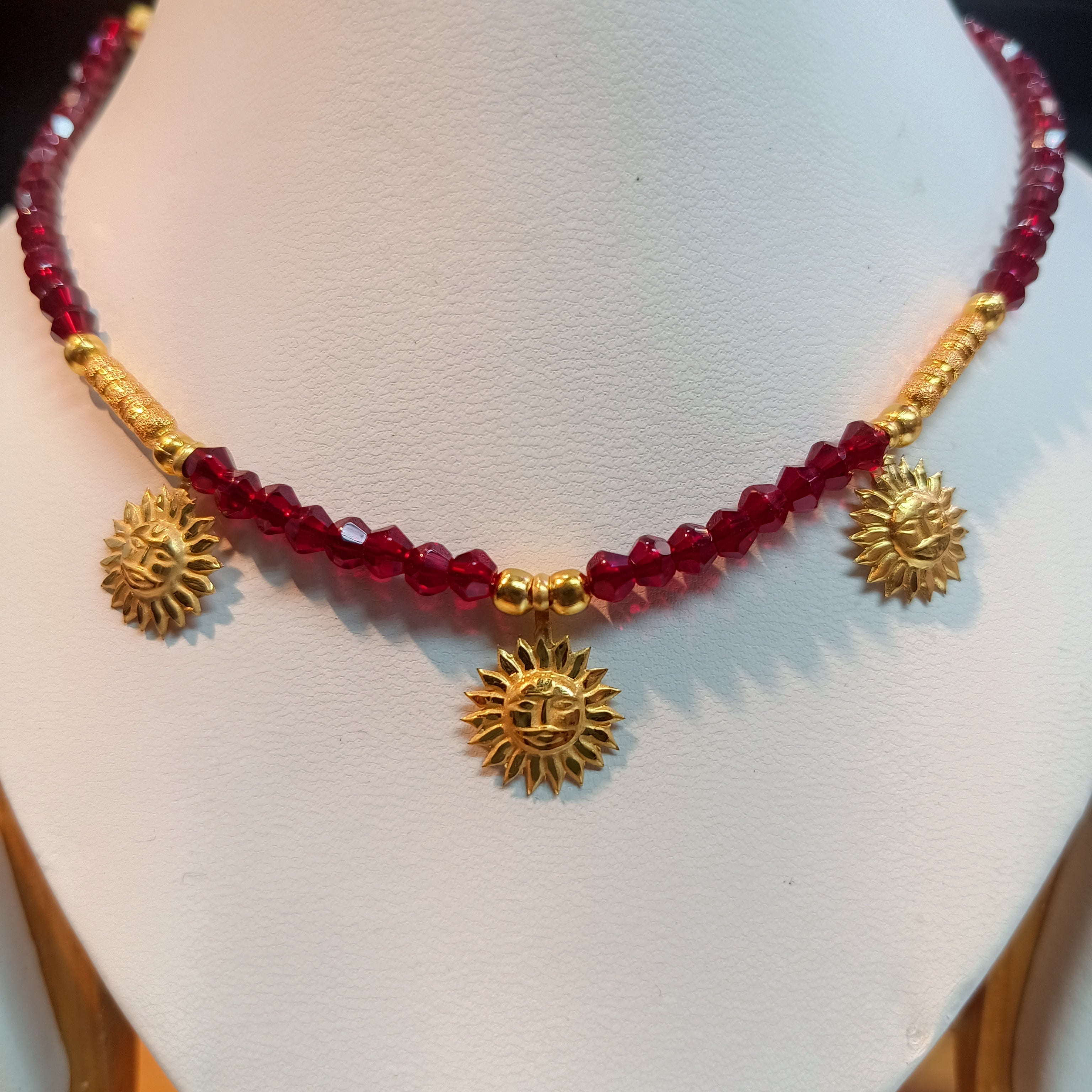 (RP) WGT: 0.570 GM APPROX KDM GOLD SELIHAR SUN DESIGN 1 PIECE WITH ADJUSTABLE TASSEL (50 TONCH) FOR GIFT PURPOSE.