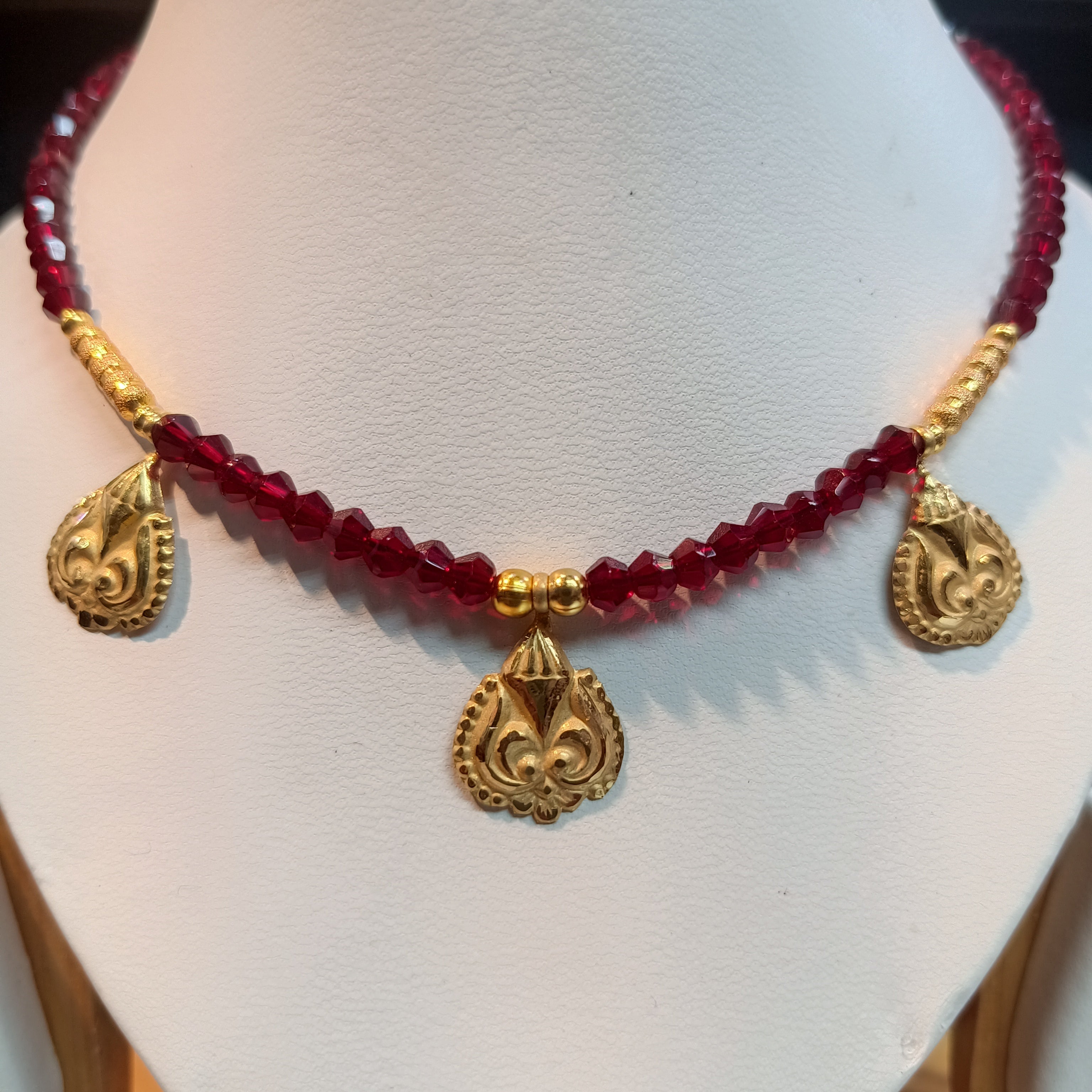 (RP) WGT: 0.700 GM APPROX KDM GOLD SELIHAR RETRO DESIGN 1 PIECE WITH ADJUSTABLE TASSEL (50 TONCH) FOR GIFT PURPOSE.