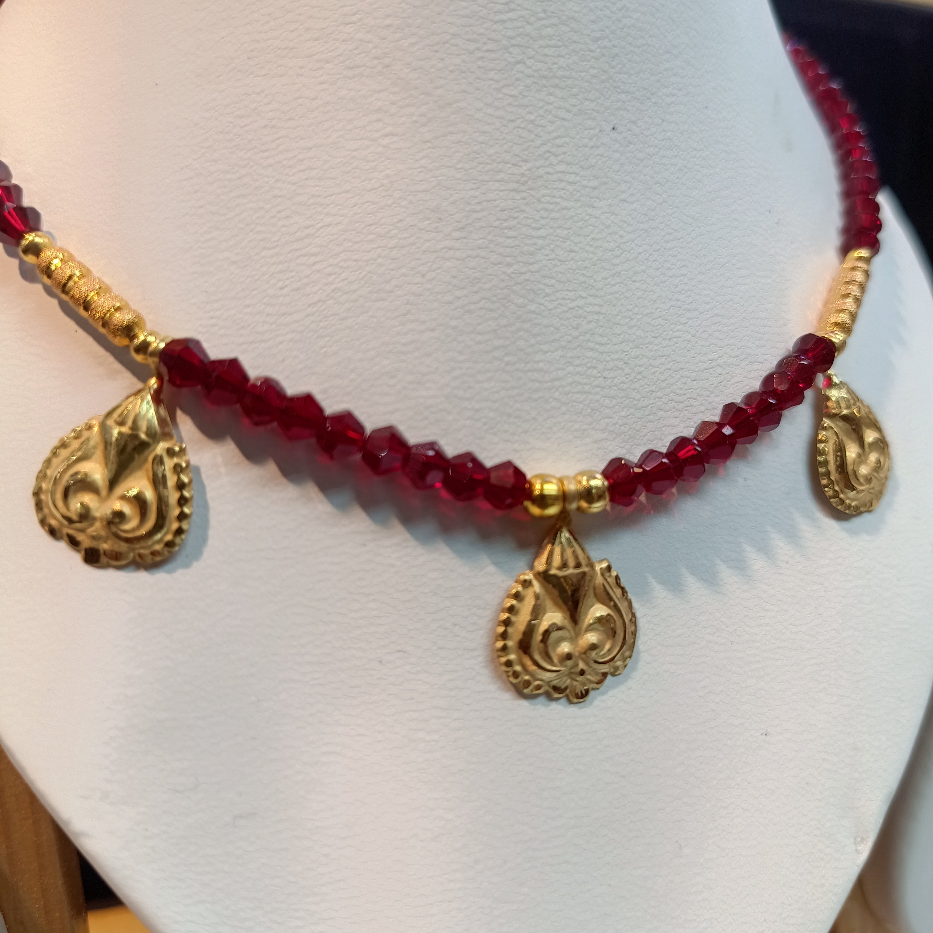 (RP) WGT: 0.700 GM APPROX KDM GOLD SELIHAR RETRO DESIGN 1 PIECE WITH ADJUSTABLE TASSEL (50 TONCH) FOR GIFT PURPOSE.