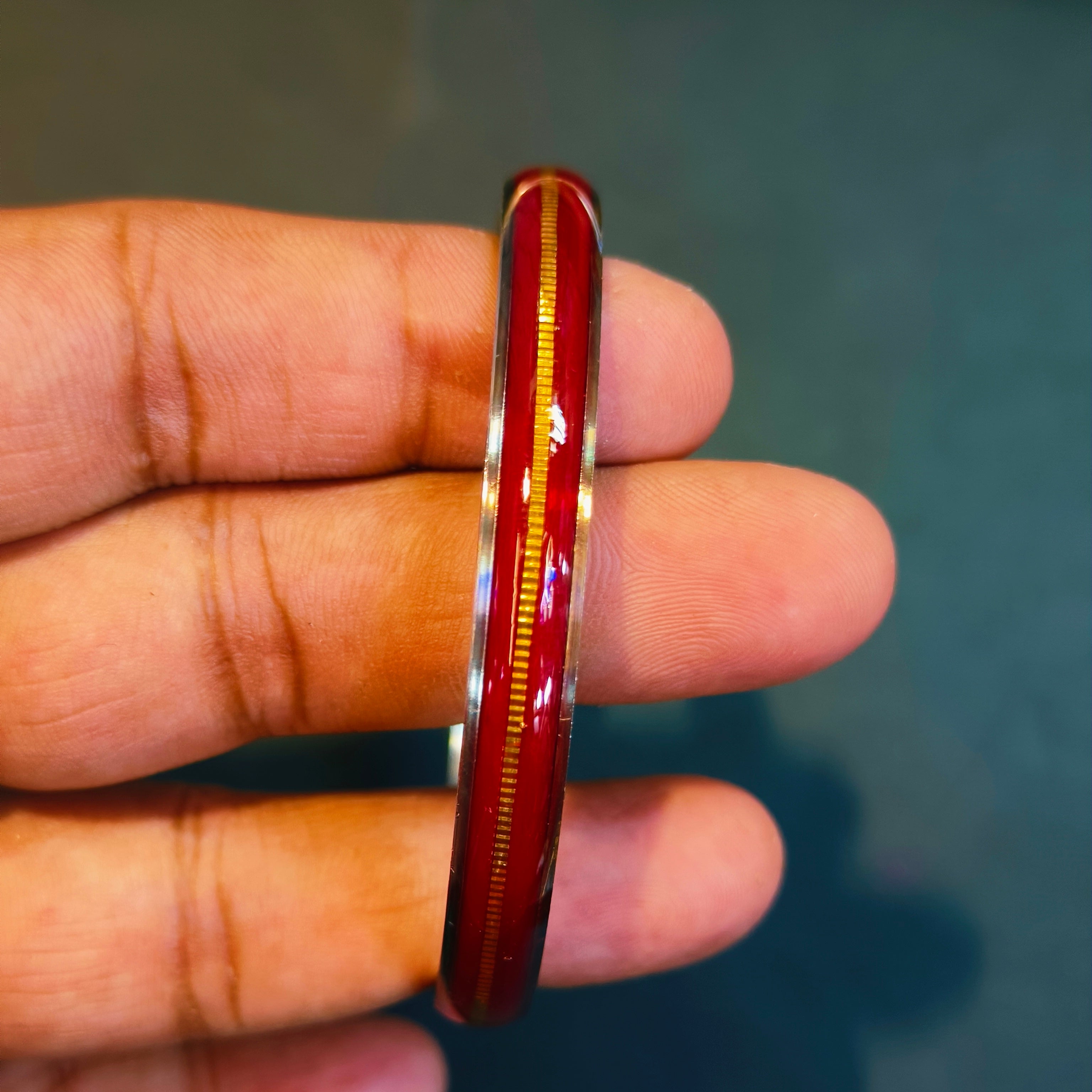(FACEBOOK VIRAL) RED GLASS LAMINATED HUID HALLMARK 22KT GOLD NOA BANGLES VIRAL NOA 1 PIECE APP. WGT: 0.100 - 0.150 GM WITH PURITY CARD ( FUTURE EXCHANGE VALUE  RS 1000) WITH ANY JEWELLERY FOR LIFETIME