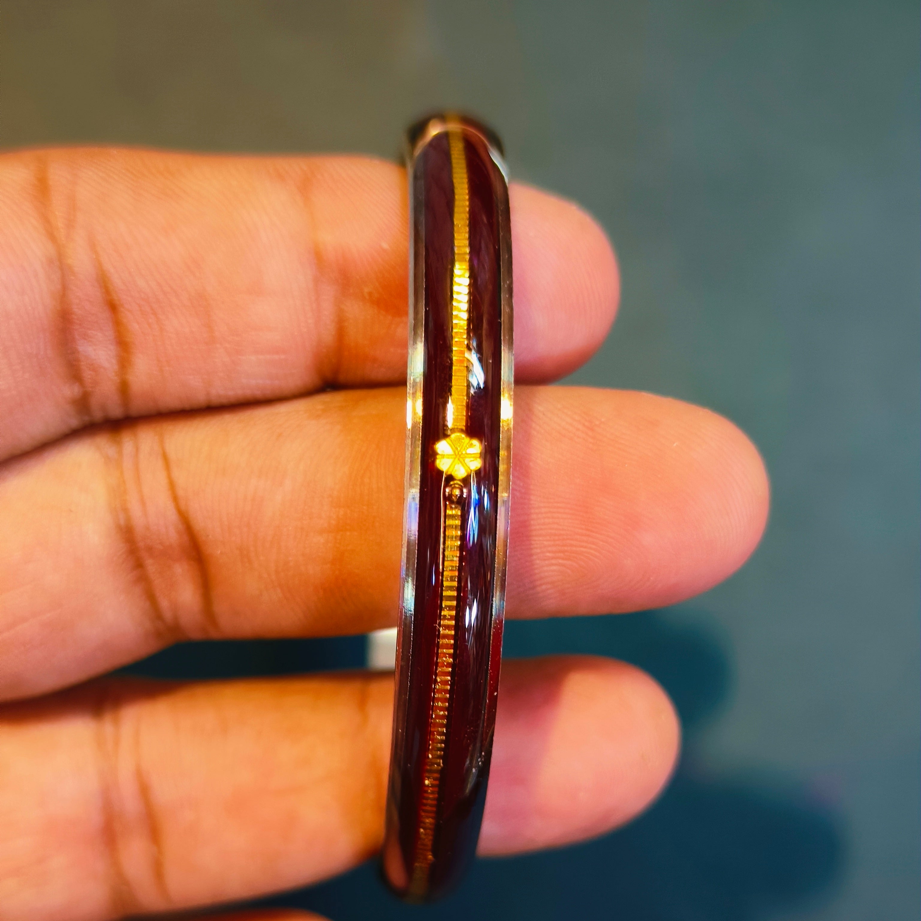 (FACEBOOK VIRAL) MAROON GLASS LAMINATED HUID HALLMARK 22KT GOLD NOA BANGLES VIRAL NOA 1 PIECE APP. WGT: 0.100 - 0.150 GM WITH PURITY CARD ( FUTURE EXCHANGE VALUE  RS 1000) WITH ANY JEWELLERY FOR LIFETIME