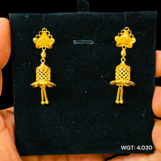 TRJ WGT: 4.030 GM APPROX 22KT HUID HALLMARK GOLD EARRINGS 1 PAIR.