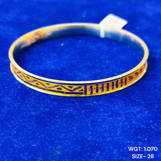 TRJ (SIZE: 28) WGT: 1.070 GM APPROX 22KT HUID HALLMARK GOLD NOA BANGLES 1 PIECE.