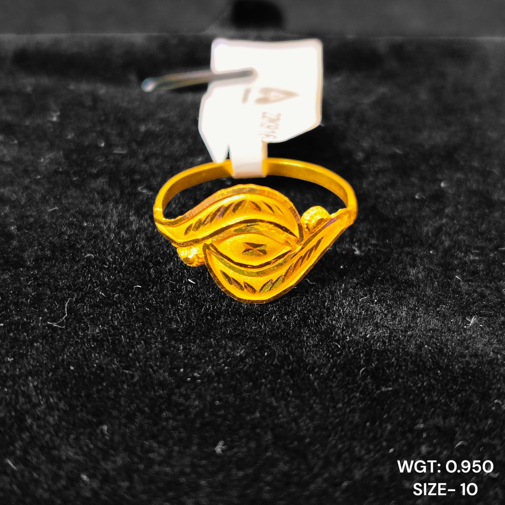 (GLFR22) TRJ (SIZE: 10) WGT: 0.950 GM APPROX 22KT HUID HALLMARK GOLD RING FOR WOMEN 1 PIECE.